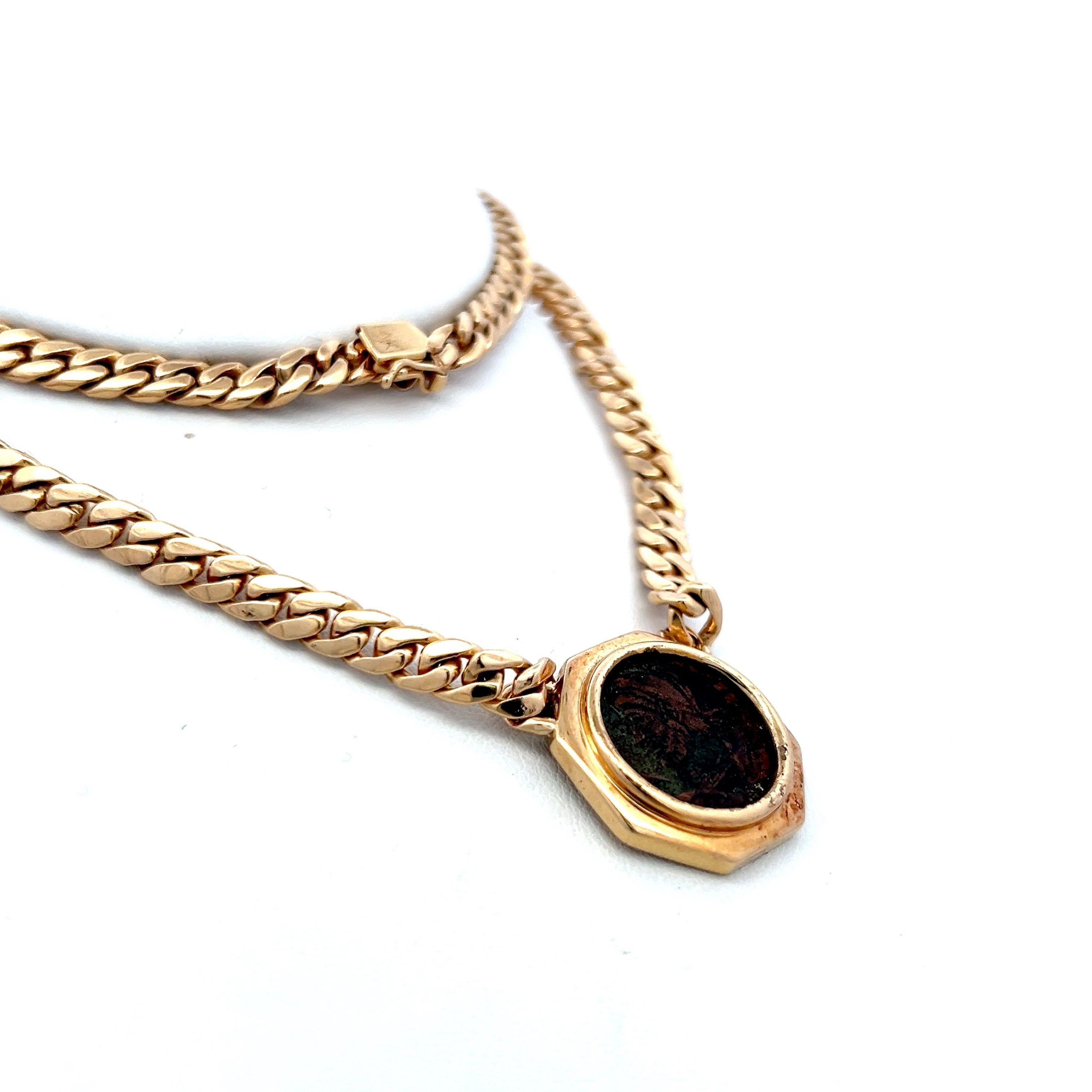 Collier pendentif vintage en or jaune 14 carats 66,68 grammes Pour femmes en vente