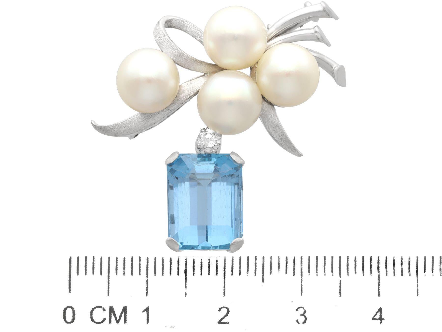 Women's or Men's Vintage 6.68 Carat Aquamarine Pearl Diamond White Gold Brooch For Sale