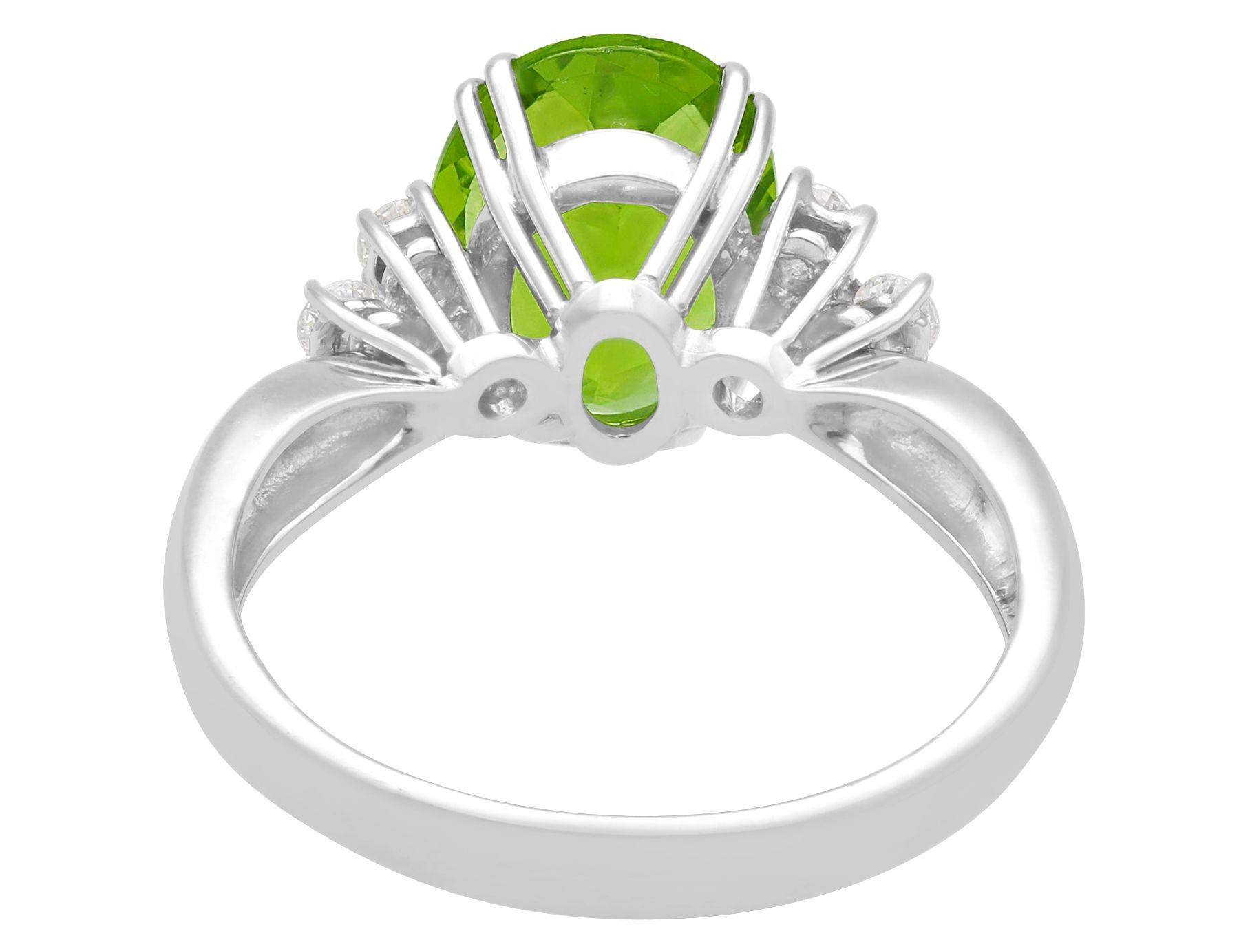 Vintage 6.84ct Peridot Diamond White Gold Dress Ring In Excellent Condition For Sale In Jesmond, Newcastle Upon Tyne