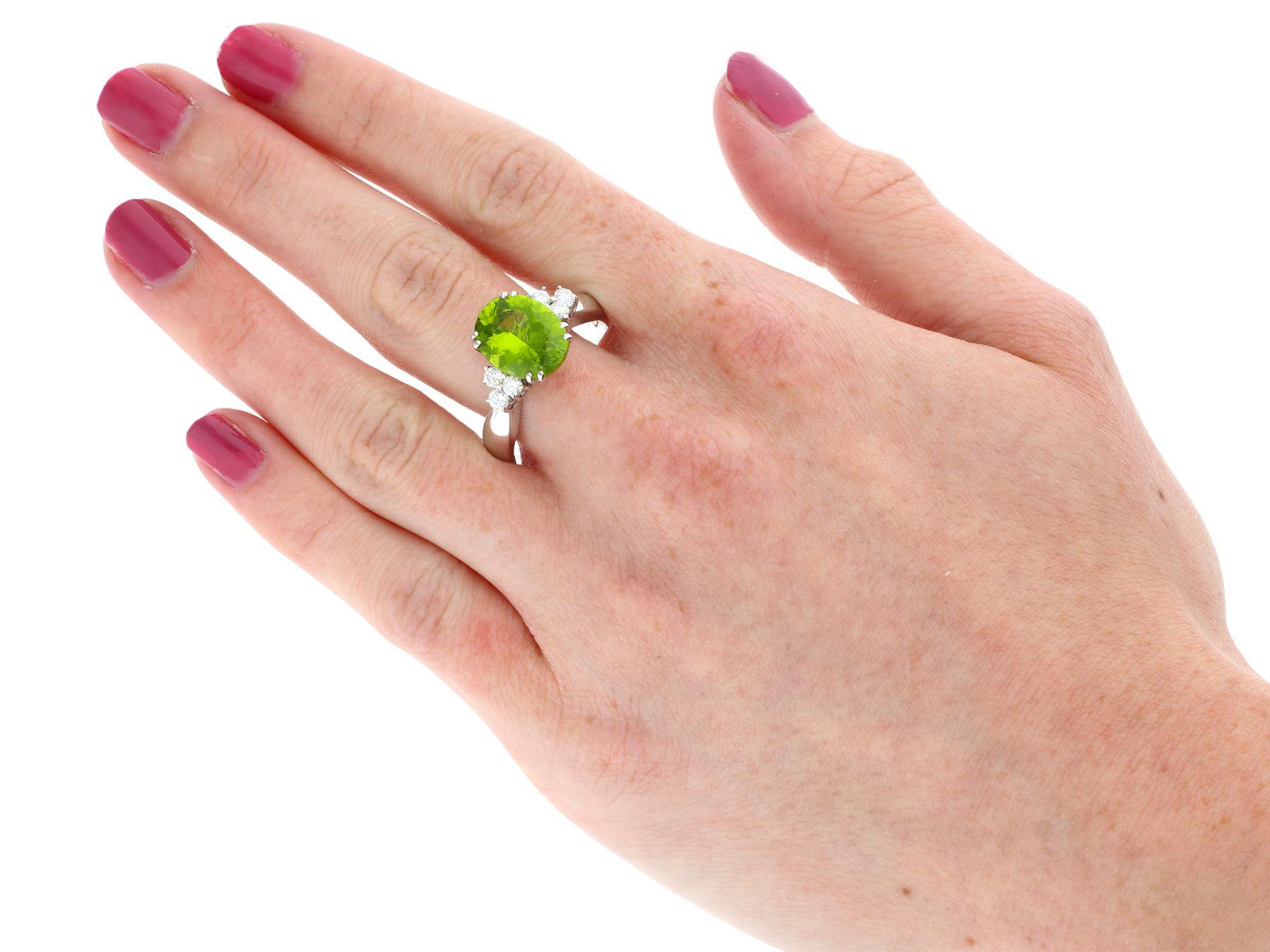 Vintage 6.84ct Peridot Diamond White Gold Dress Ring For Sale 1