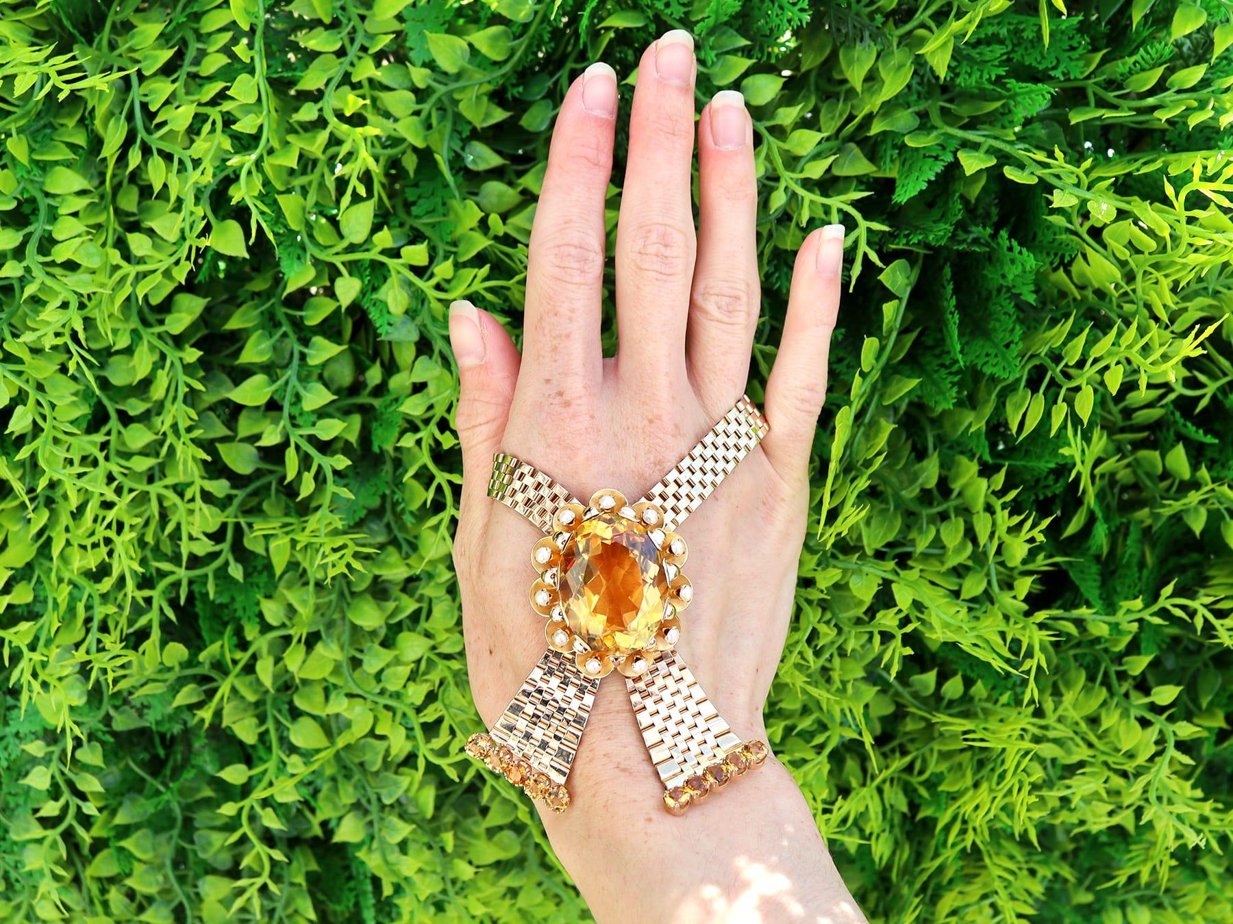Un'eccezionale, raffinata e impressionante collana vintage di 68,50 carati con citrino e perle, in oro giallo 9 carati; un'aggiunta alla nostra variegata collezione di collane vintage.

Questa eccezionale, raffinata e impressionante collana vintage