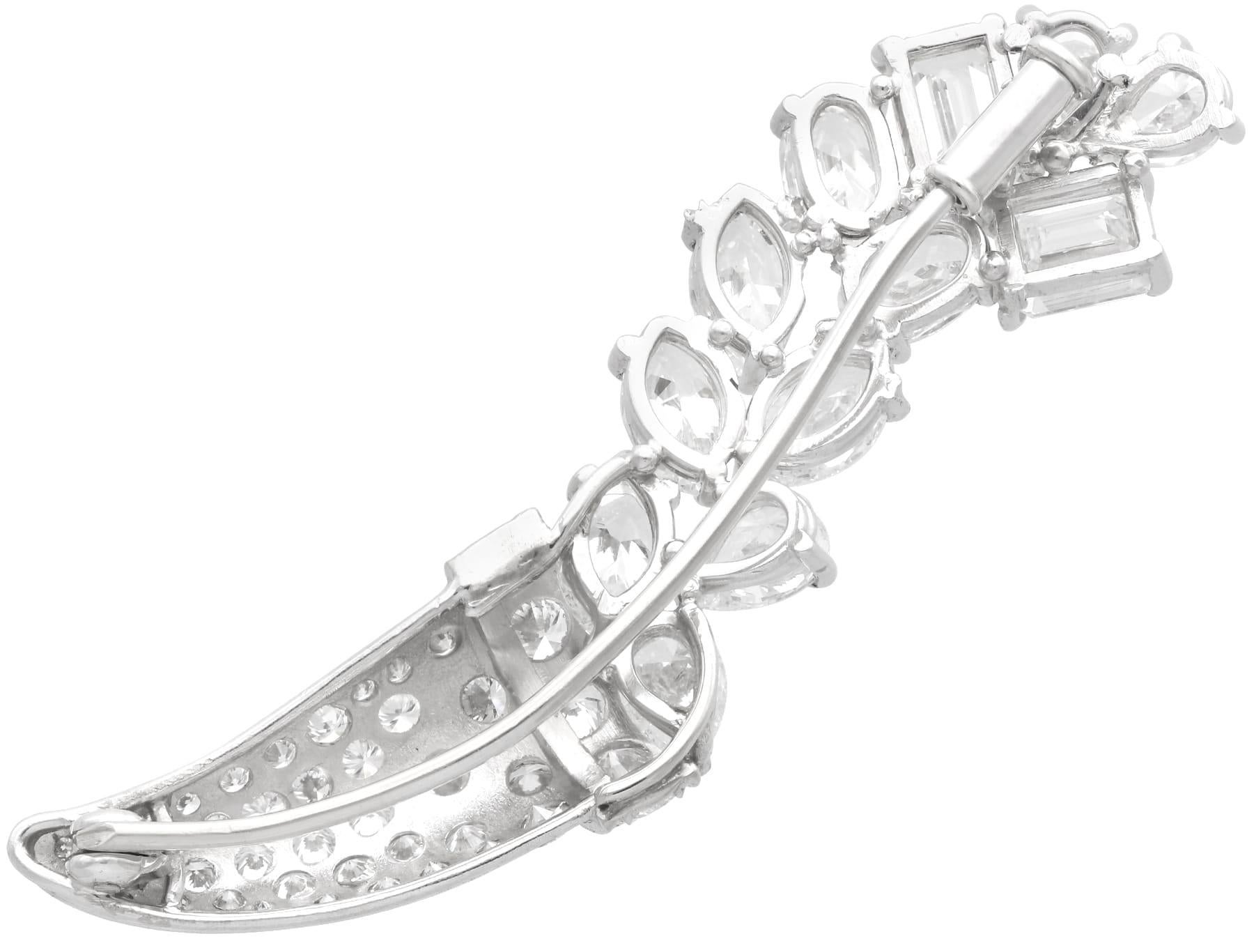 Vintage 6.87Ct Diamond and Platinum Cornucopia Brooch Circa 1950 For Sale 1