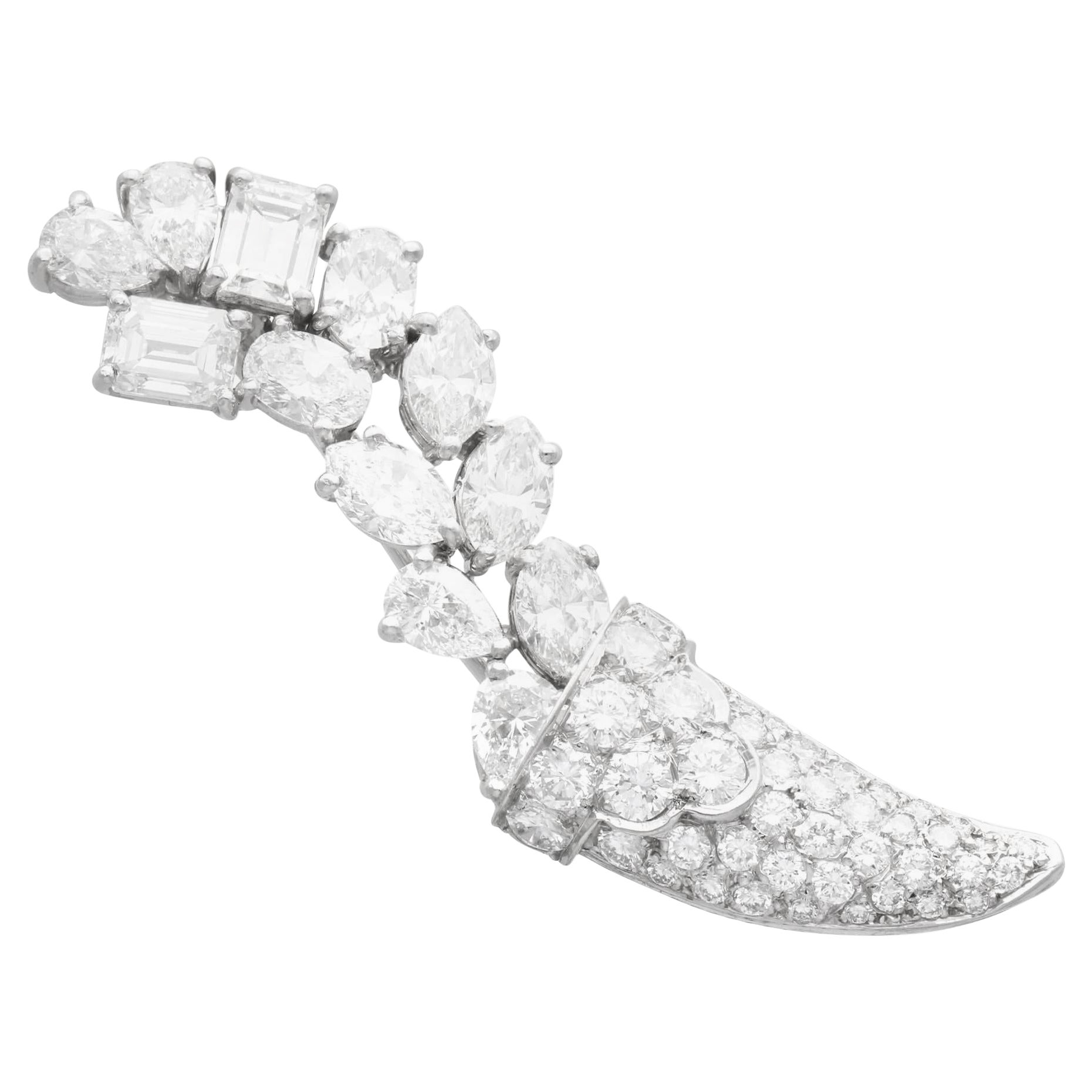 Broche vintage Cornucopia de 6,87 quilates de diamantes y platino Circa 1950