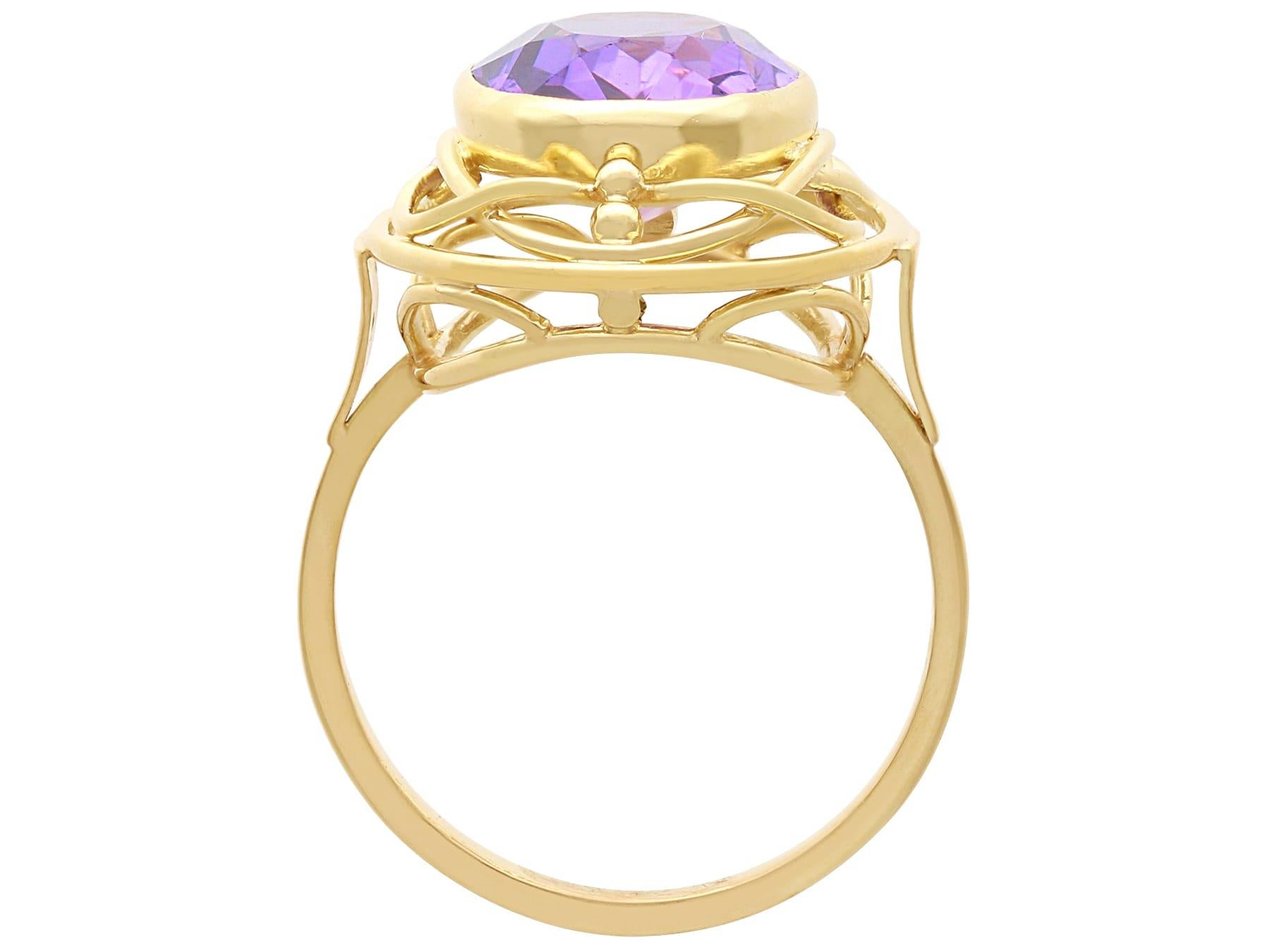 Vintage 6.91Ct Amethyst and 14k Yellow Gold Dress Ring 1940 For Sale 3