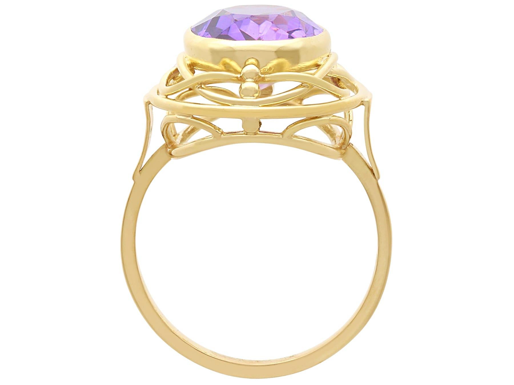 Vintage 6.91Ct Amethyst and 14k Yellow Gold Dress Ring 1940 For Sale 3