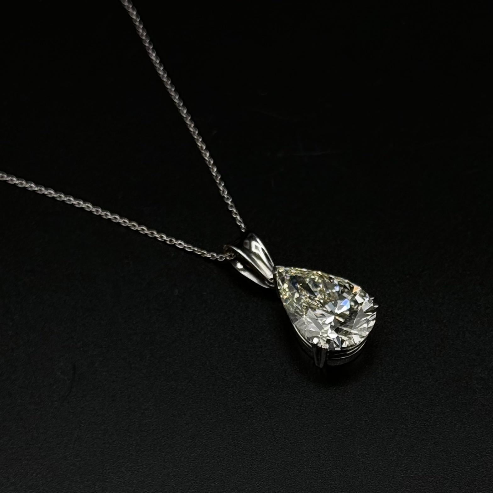 Solitär-Anhänger-Halskette aus Weißgold mit 6,95 Karat birnenförmigem Brillant-Diamant im Angebot 9