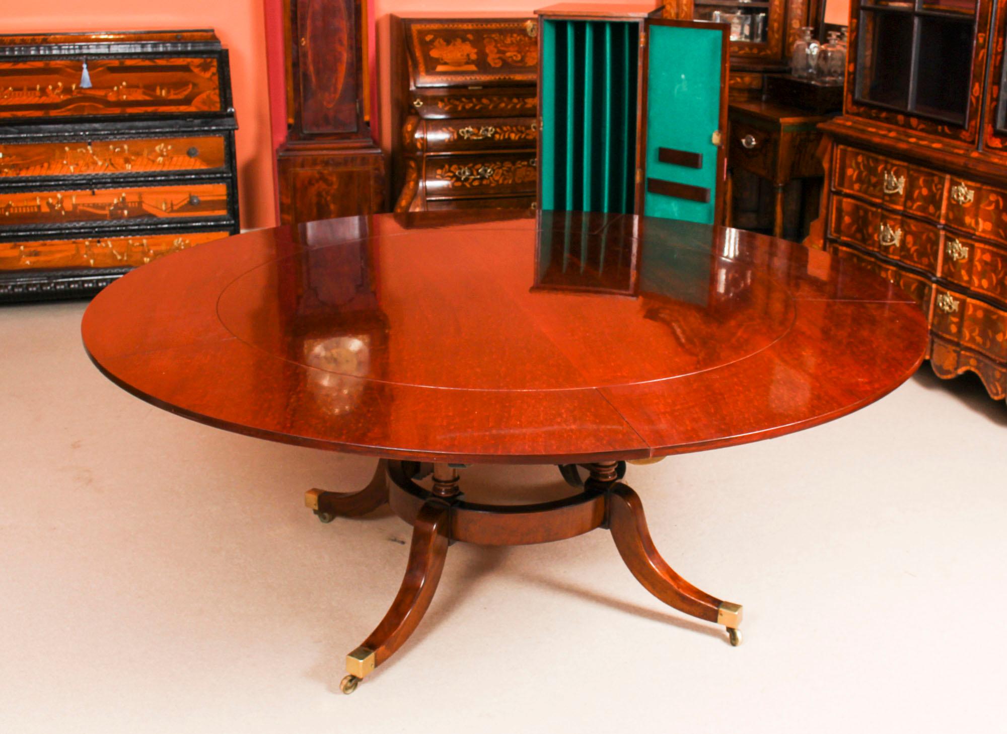 Vintage Mahogany Jupe Dining Table and Leaf Cabinet, Mid-20th Century 6