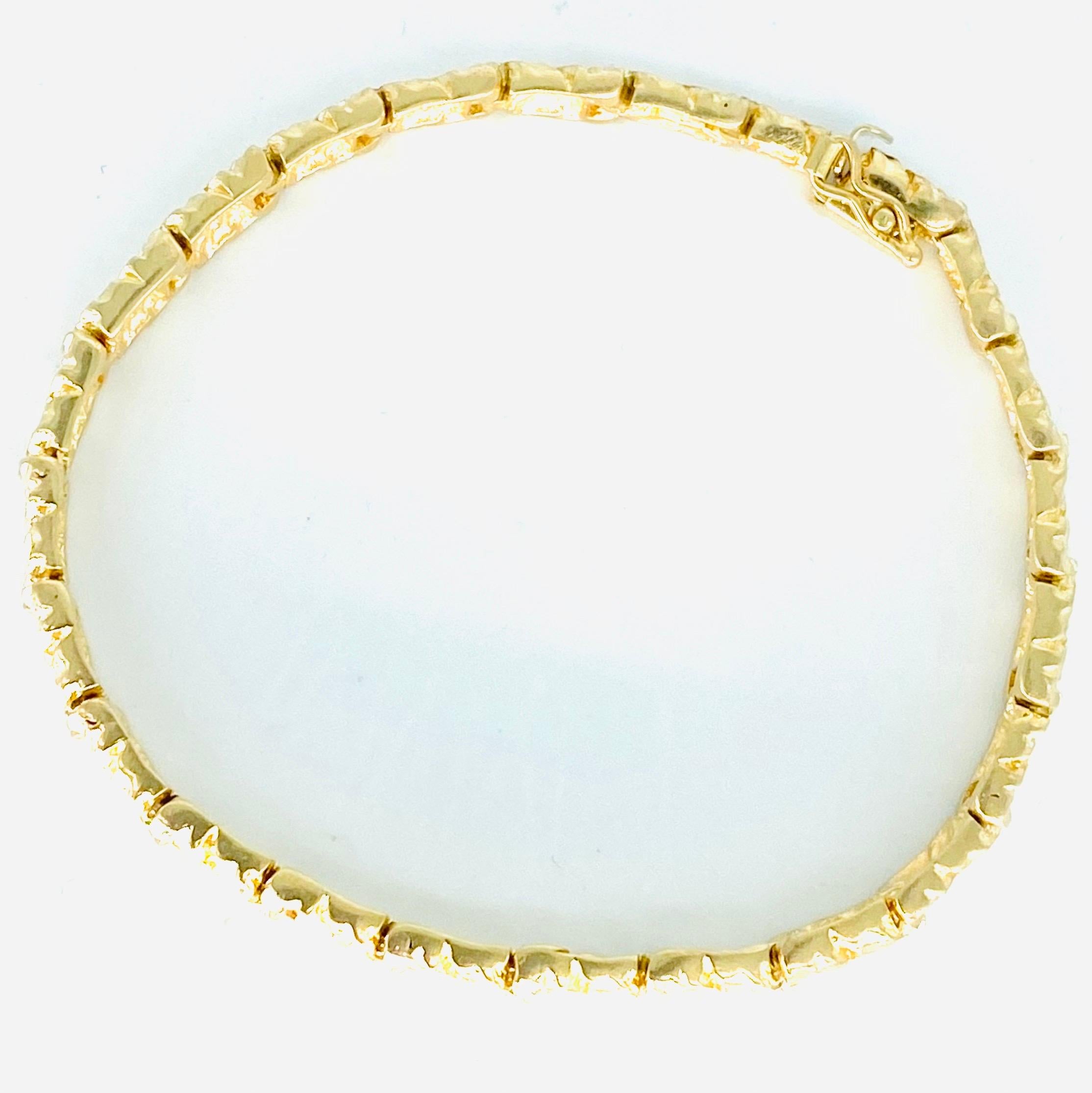 Bracelet à maillons vintage en or 14 carats à motif de feuilles en forme de pépite de diamants Excellent état - En vente à Miami, FL