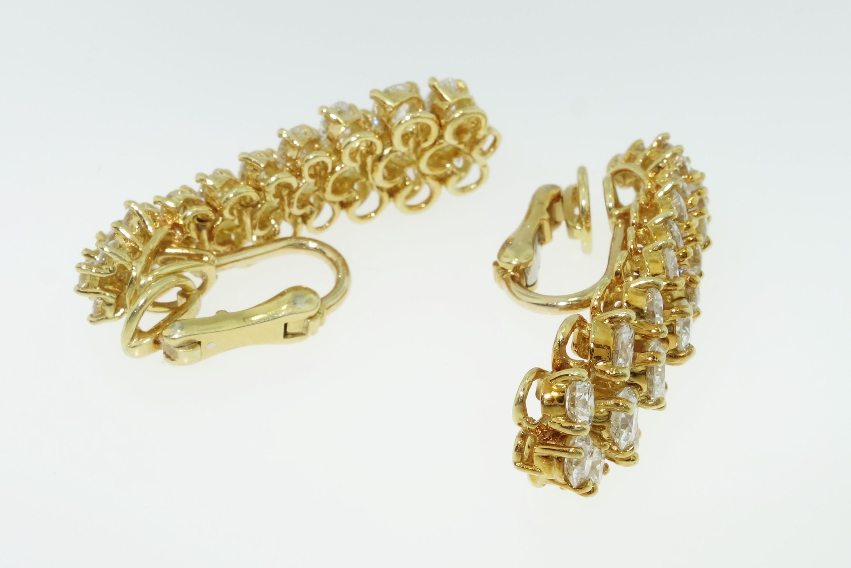 Vintage 7 Carat Diamond Kurt Wayne 18 Karat Gold Earrings Estate Fine Jewelry In New Condition In Montreal, QC
