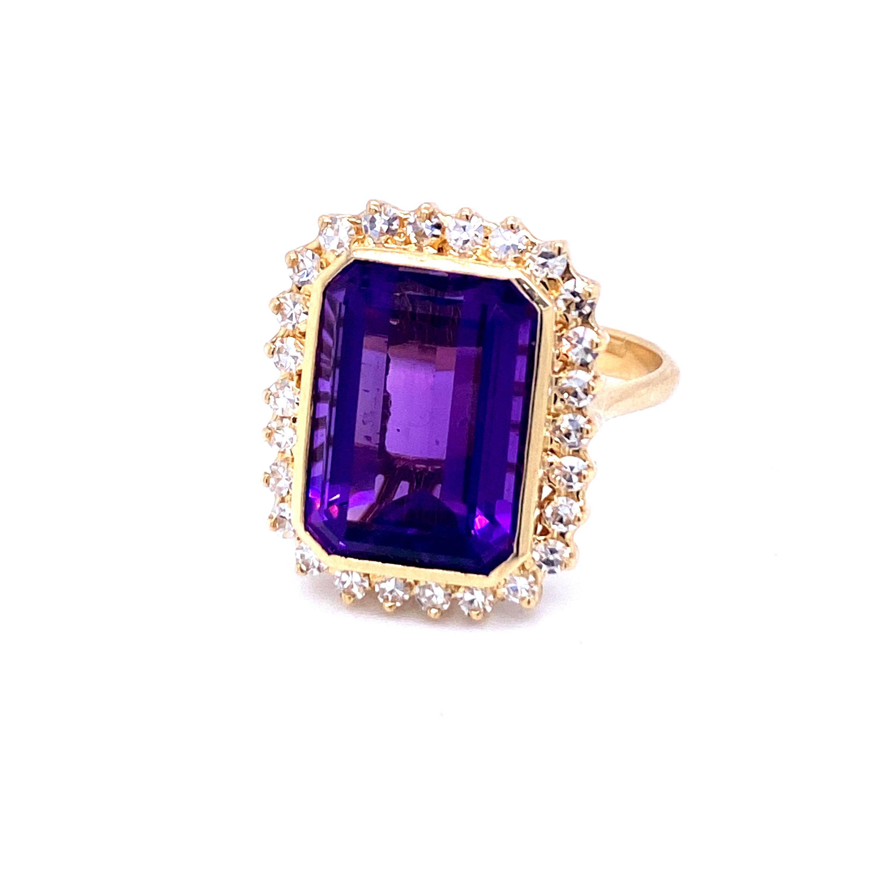 Vintage 7 Carat Russian Amethyst Diamond Ring In Excellent Condition In Napoli, Italy