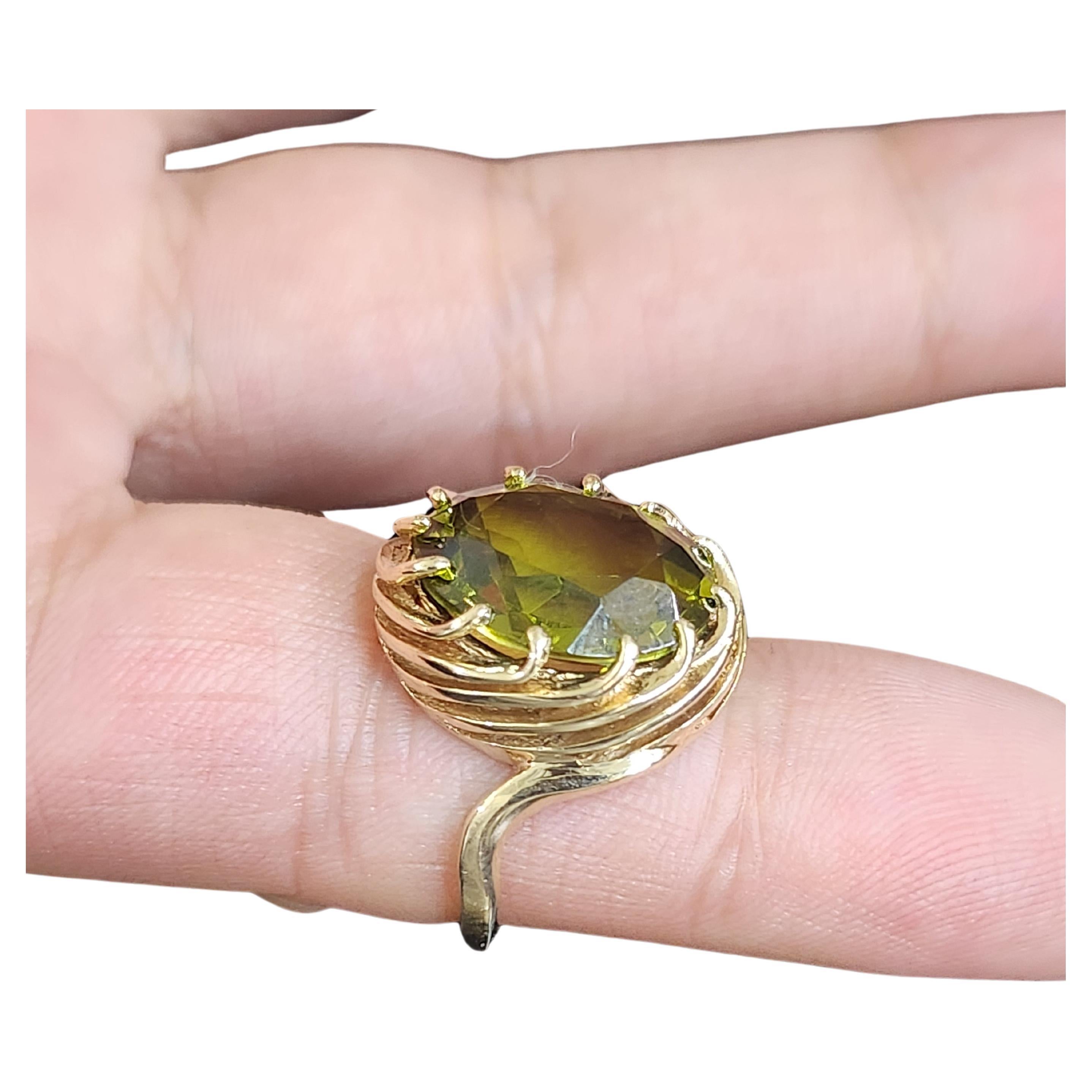 Goldring mit 7 Karat Peridot, Vintage Damen im Angebot