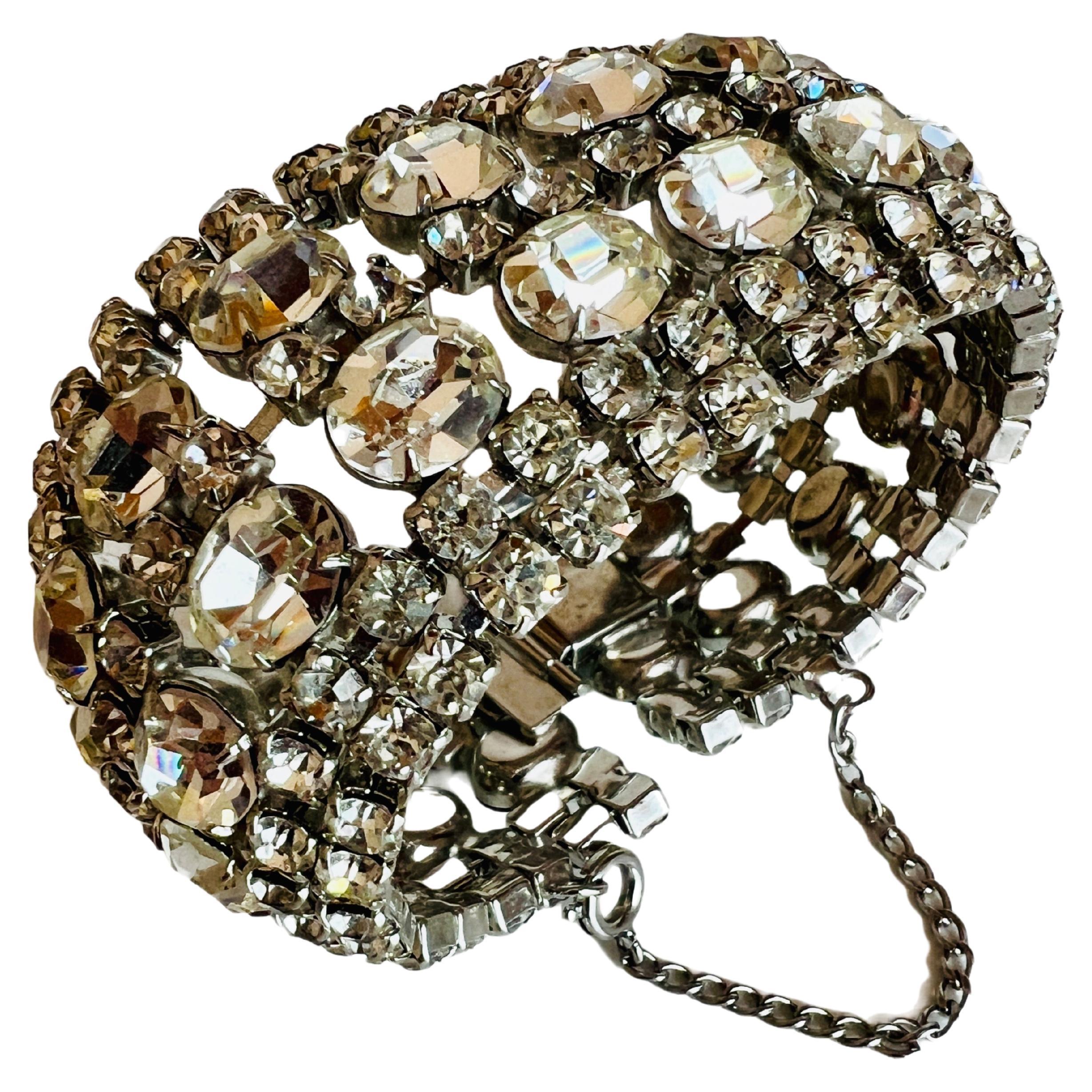 7 Reihen breites Vintage-Glam-Armband mit Sicherheitsverschluss, Strass Silberfarben im Angebot