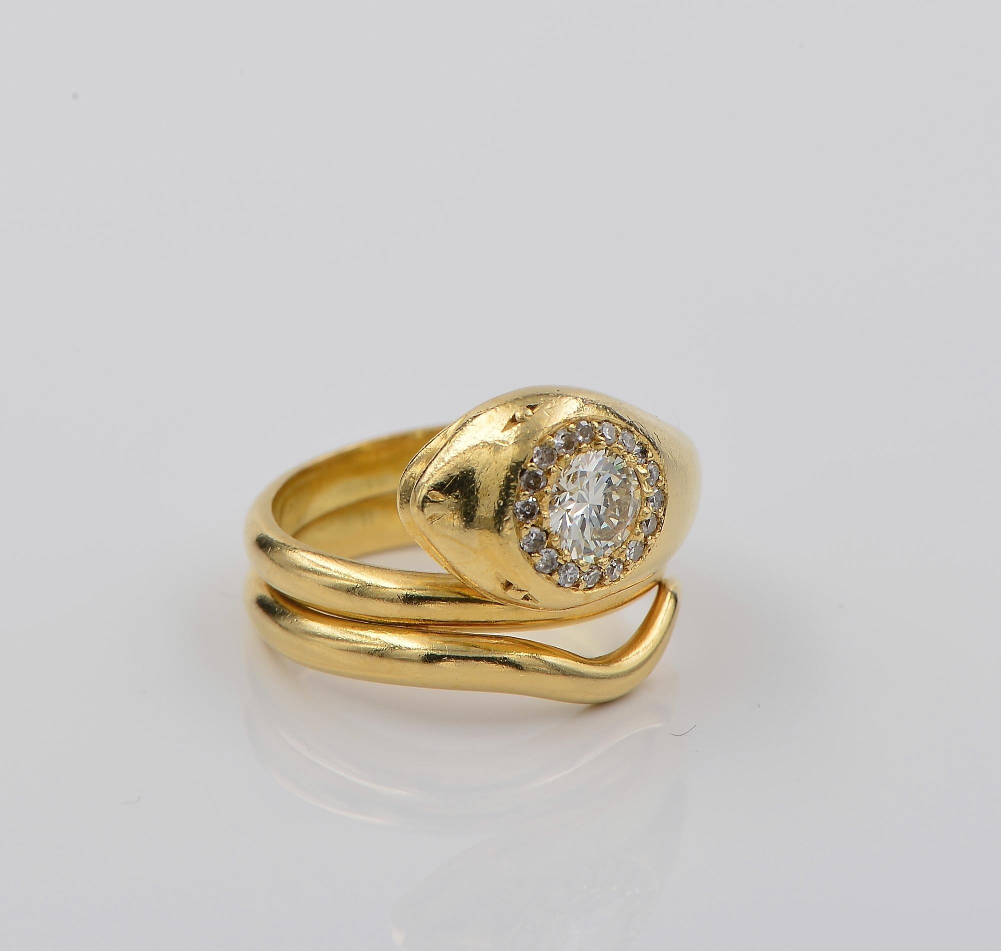 Vintage .70 Ct Diamond Coiled Snake 18 Kt ring In Good Condition For Sale In Napoli, IT