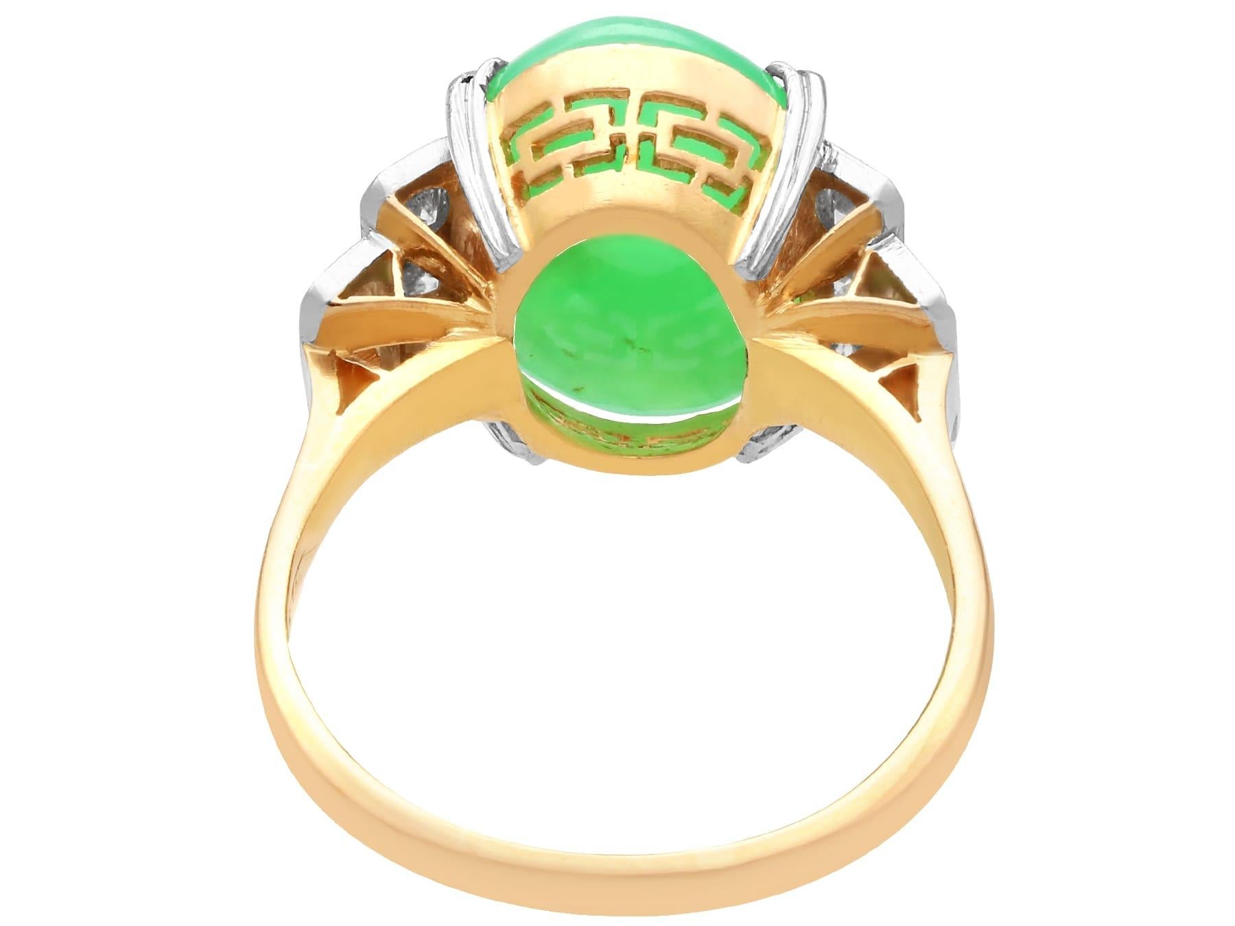 Vintage 7.02ct Jadeite and 0.70ct Diamond 22k Yellow Gold Dress Ring In Excellent Condition For Sale In Jesmond, Newcastle Upon Tyne
