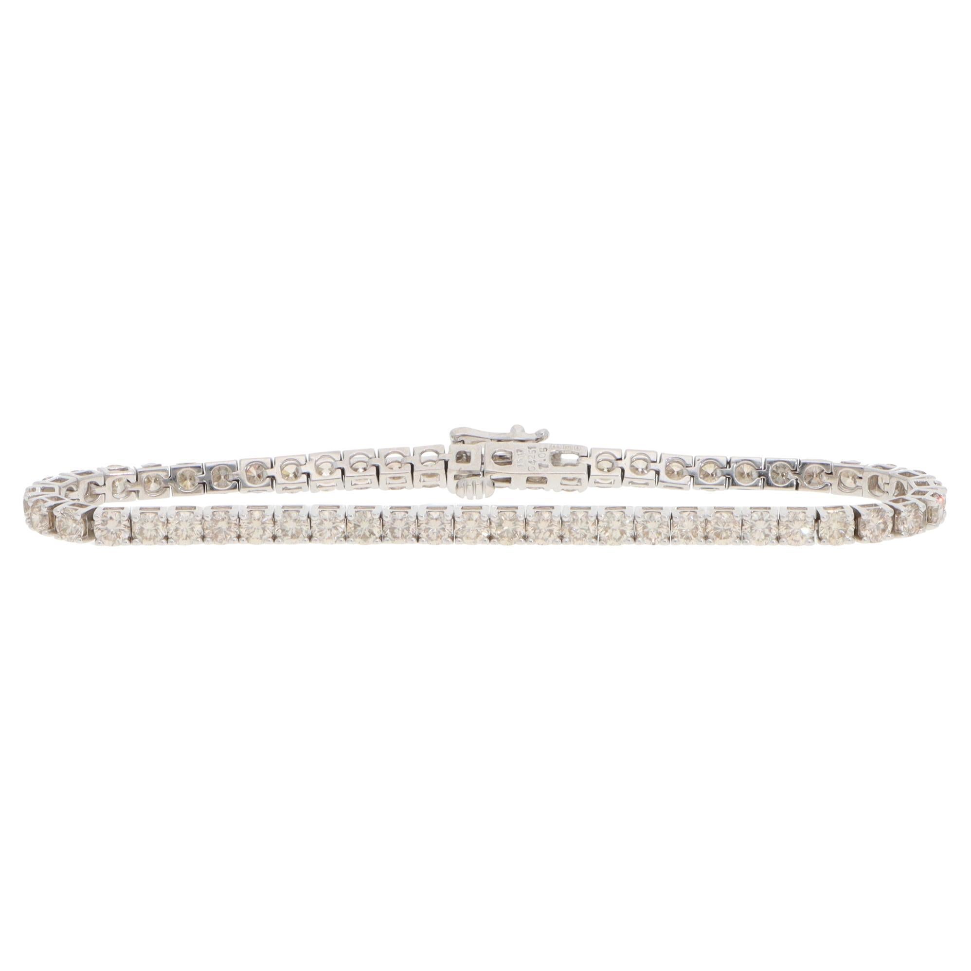 Vintage 7.05 Karat Diamant-Linien-Tennisarmband aus Weißgold im Angebot