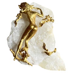 Vintage 70s 18K Yellow Gold Feldspar Feldspatiche Rock Mermaid Brooch