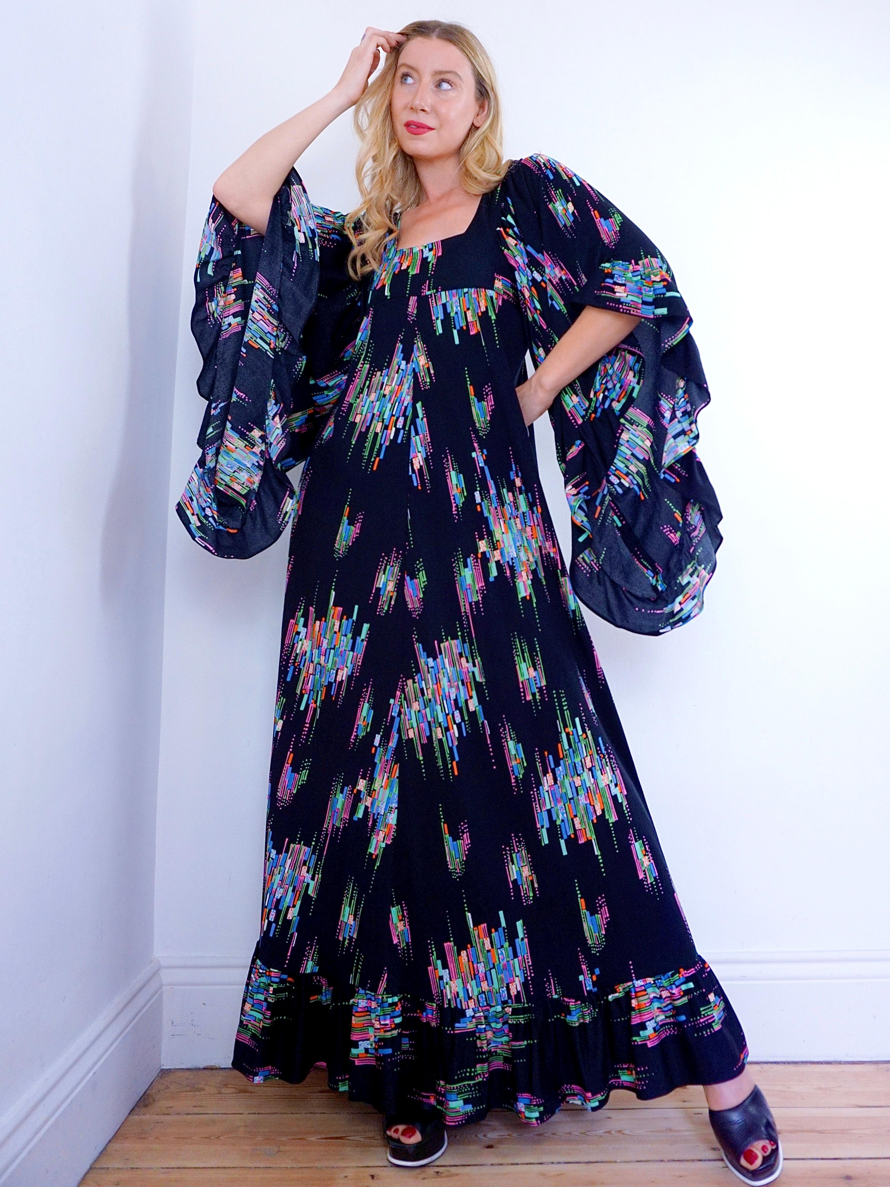 Women's Vintage 70s angel sleeve dress For Sale