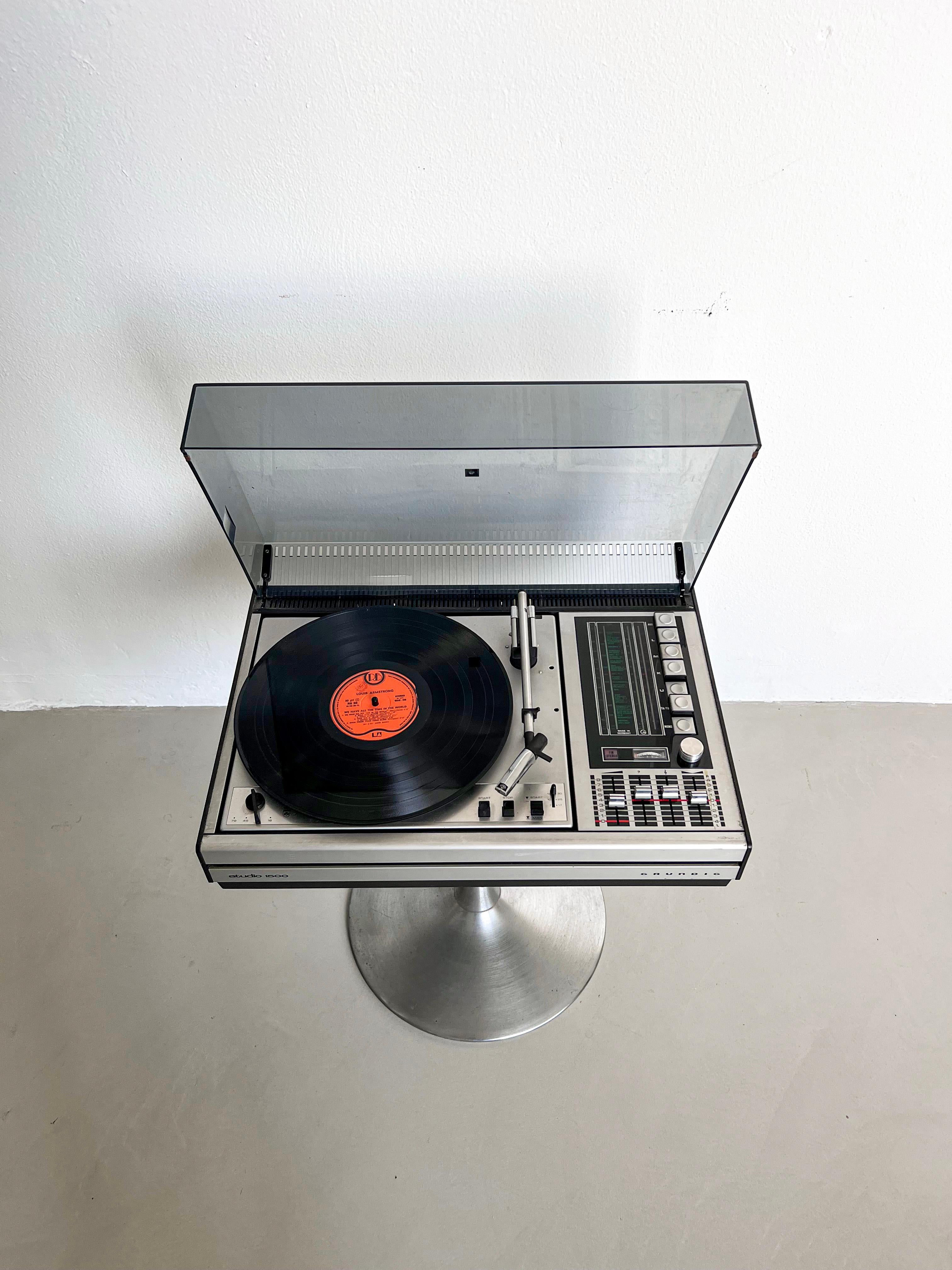 German Vintage 70s Atomic Era Space Age Grundig Studio 1500 Turntable on Aluminum Stand