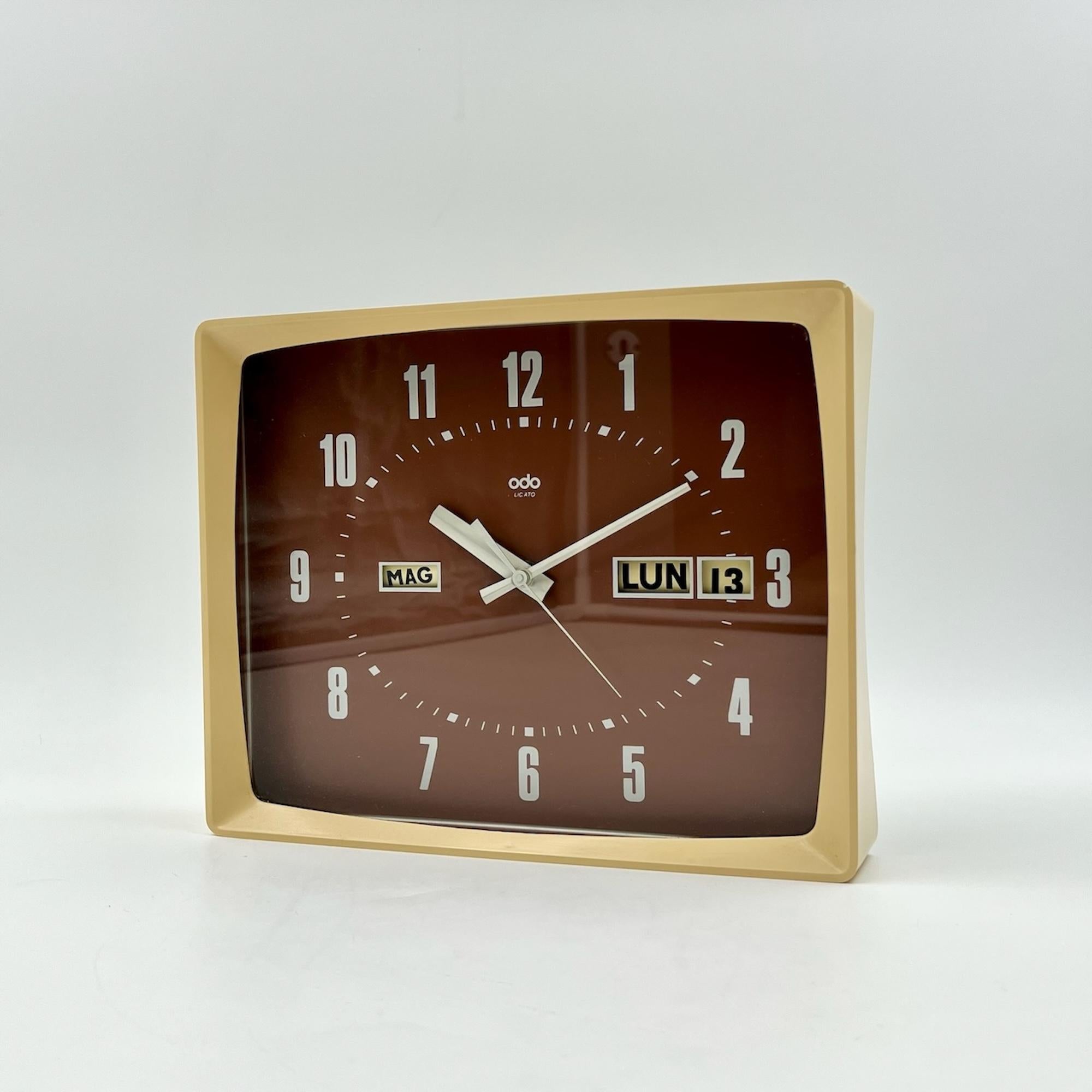 Late 20th Century Vintage 70’s Clock with Flip Calendar by ODO France - Space Age Charming Decor For Sale