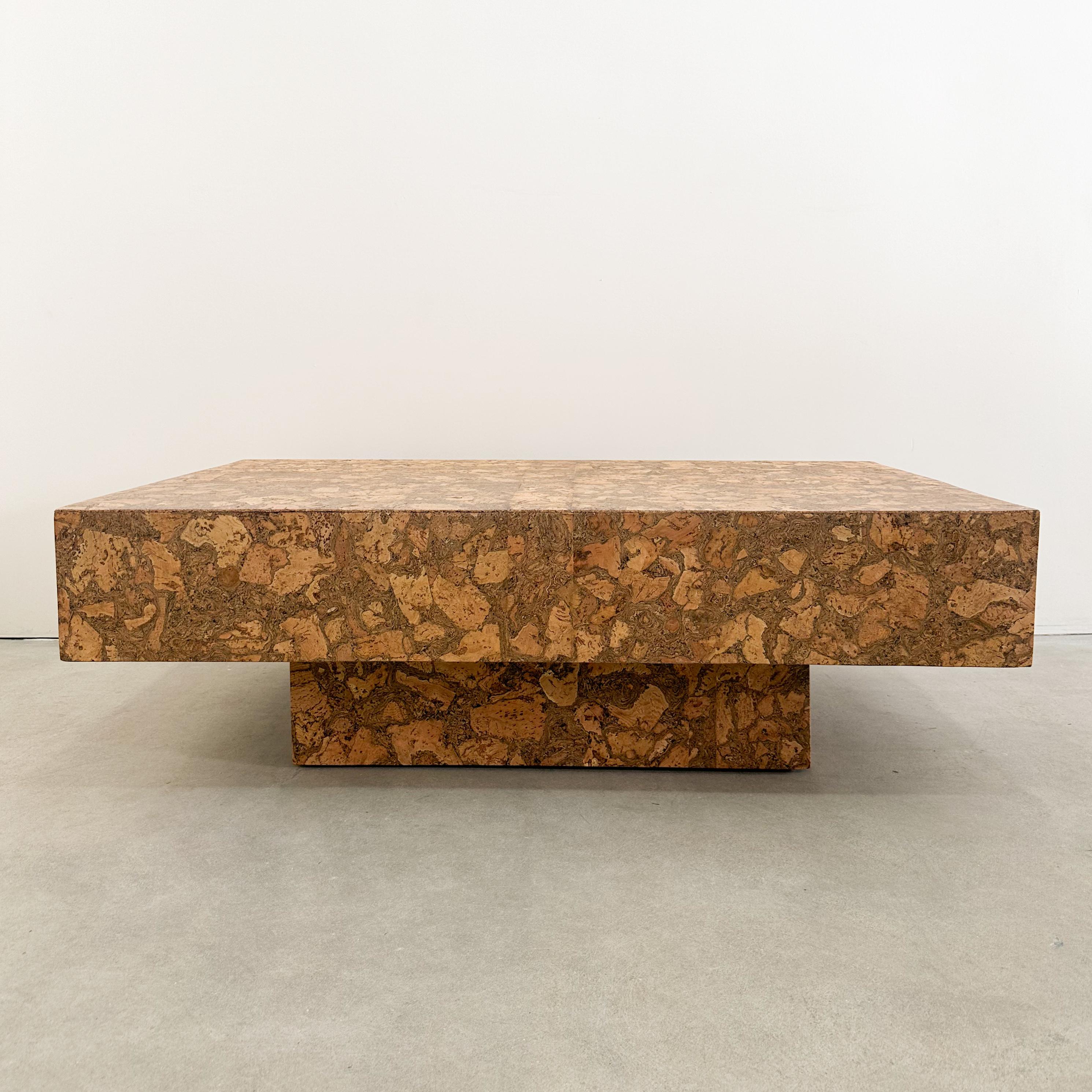 Mid-Century Modern Table basse rectangulaire vintage à piédestal en liège MCM rétro postmoderne des années 70