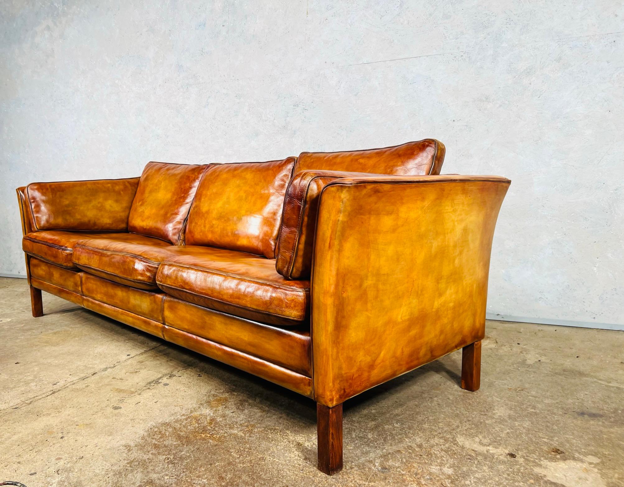 Vintage 70s Danish Mogens Hansen Patinated Light Tan 3 Seater Leather Sofa #692 In Good Condition For Sale In Lewes, GB