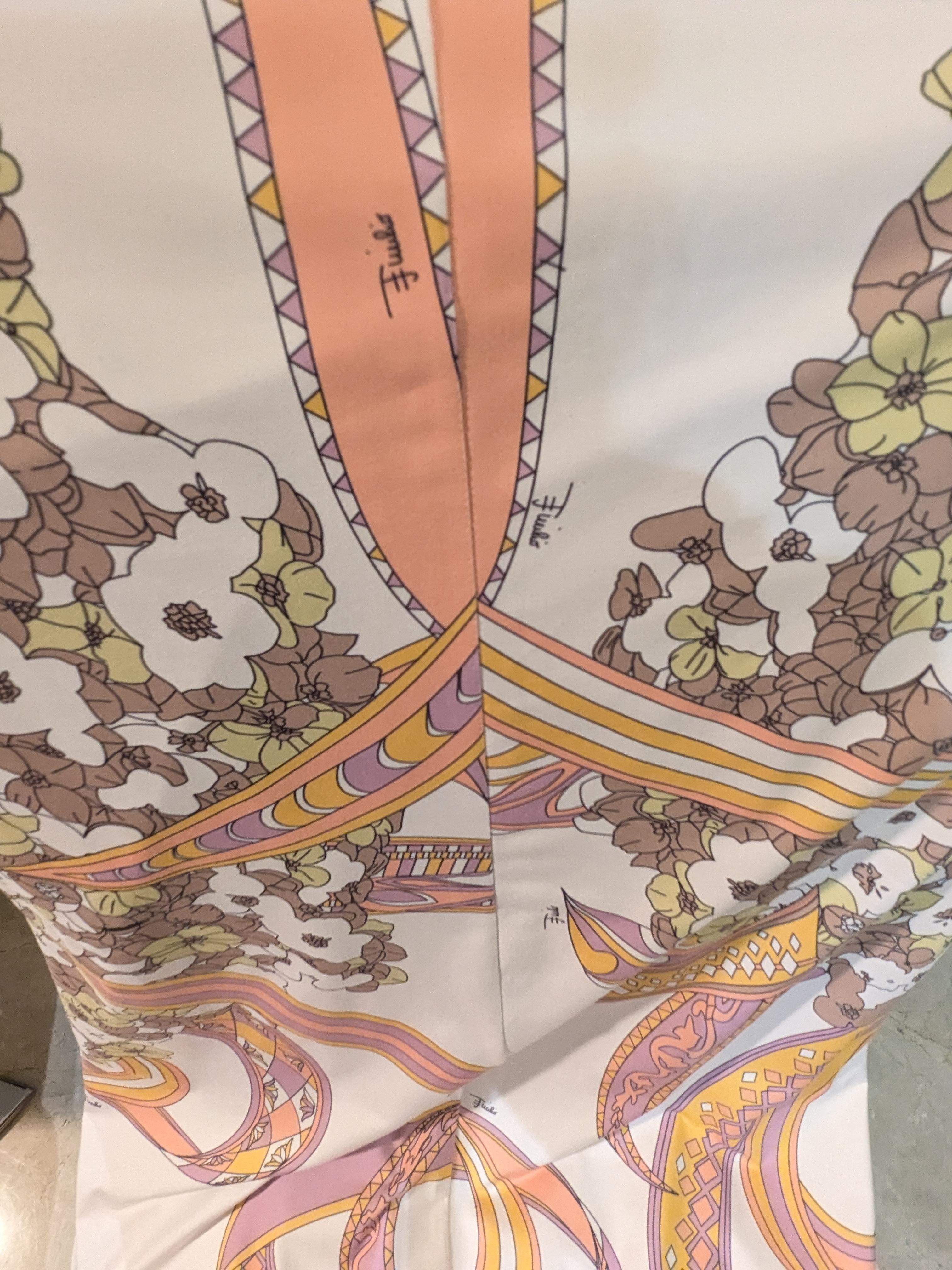 Vintage  EMILIO PUCCI Robe longue en soie rose imprimée de fleurs pastel Excellent état - En vente à  Bilbao, ES