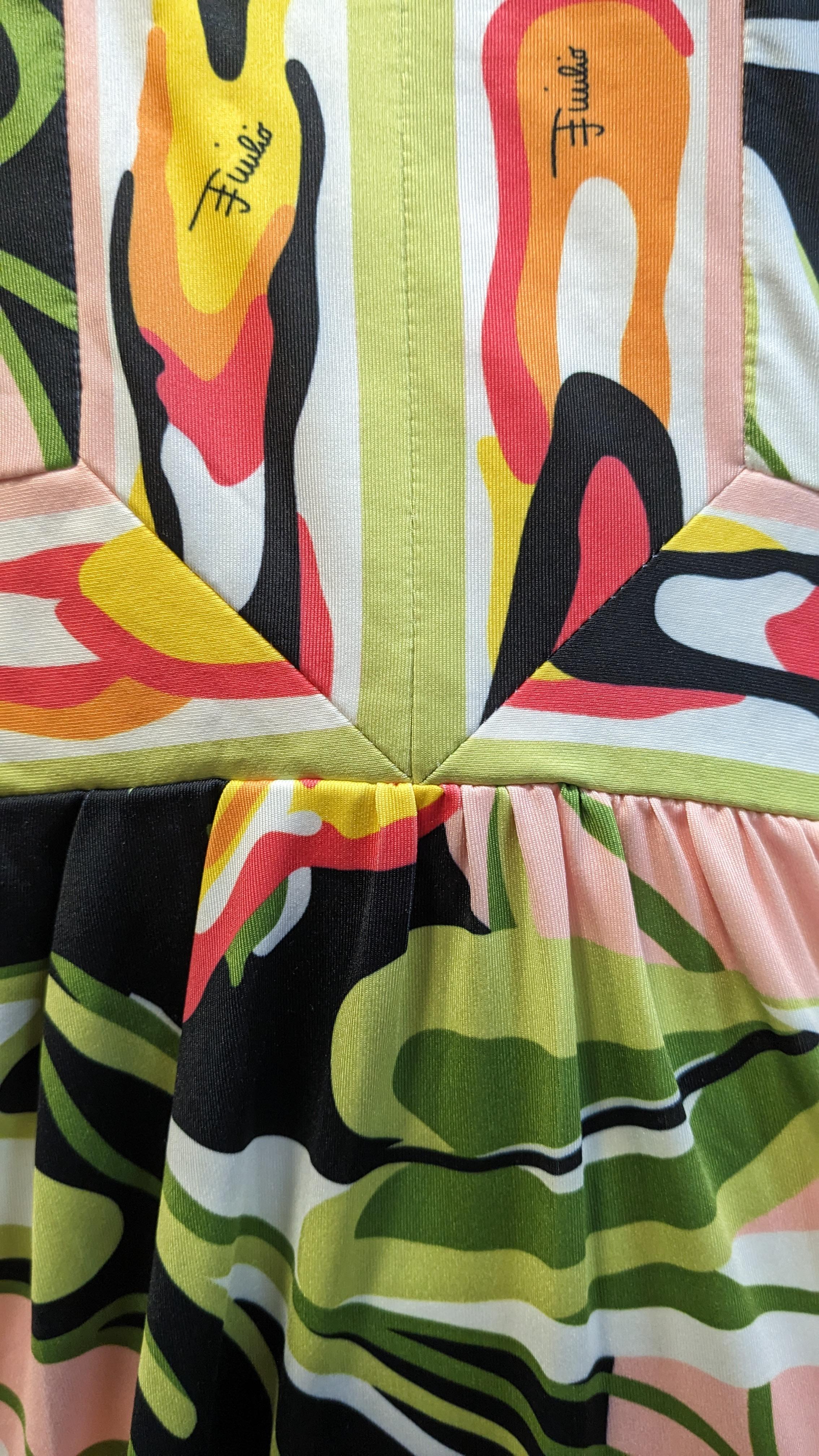 Langes Vintage-Kleid aus Samt mit psychedelischem Druck von EMILIO PUCCI, 70er Jahre Damen im Angebot