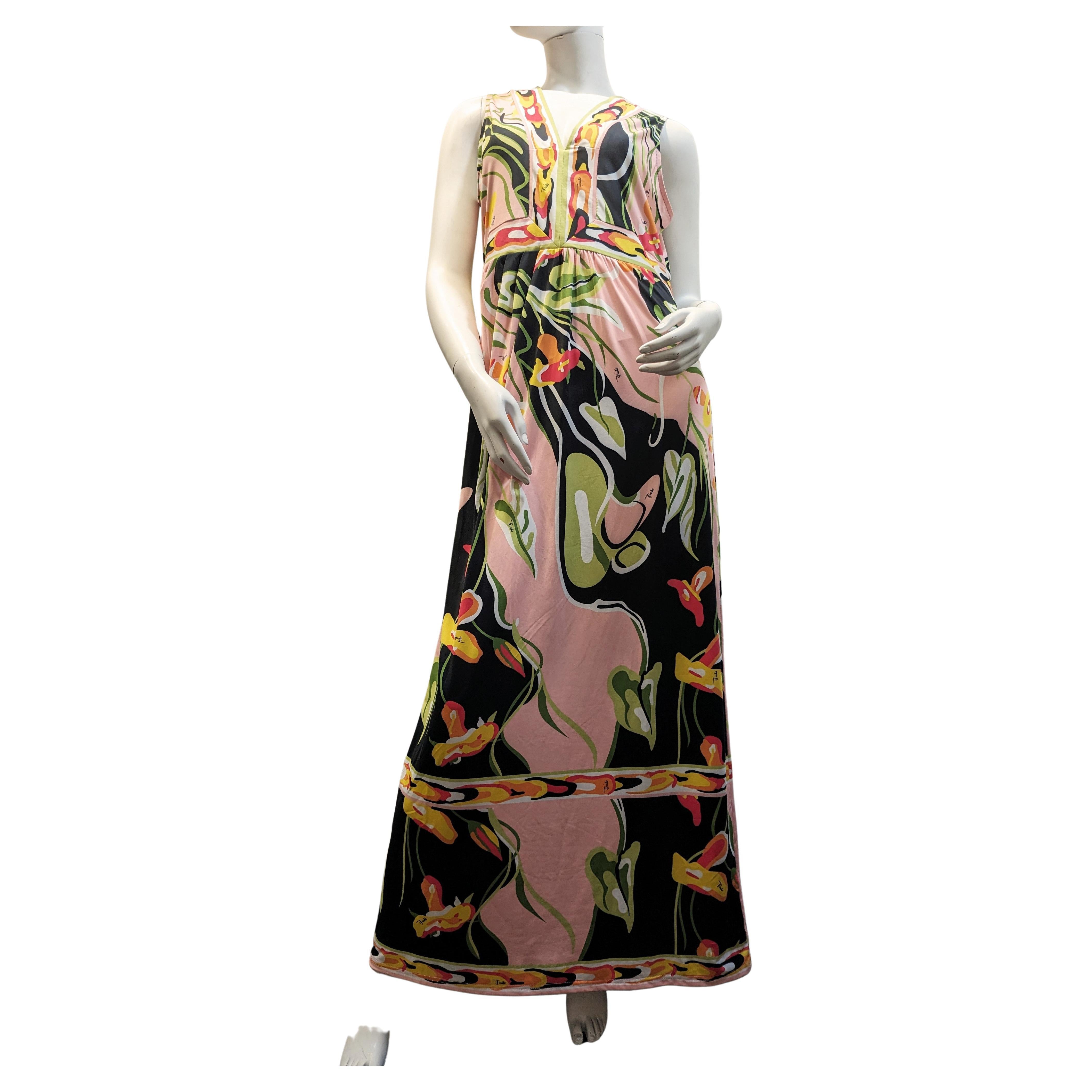 Langes Vintage-Kleid aus Samt mit psychedelischem Druck von EMILIO PUCCI, 70er Jahre im Angebot