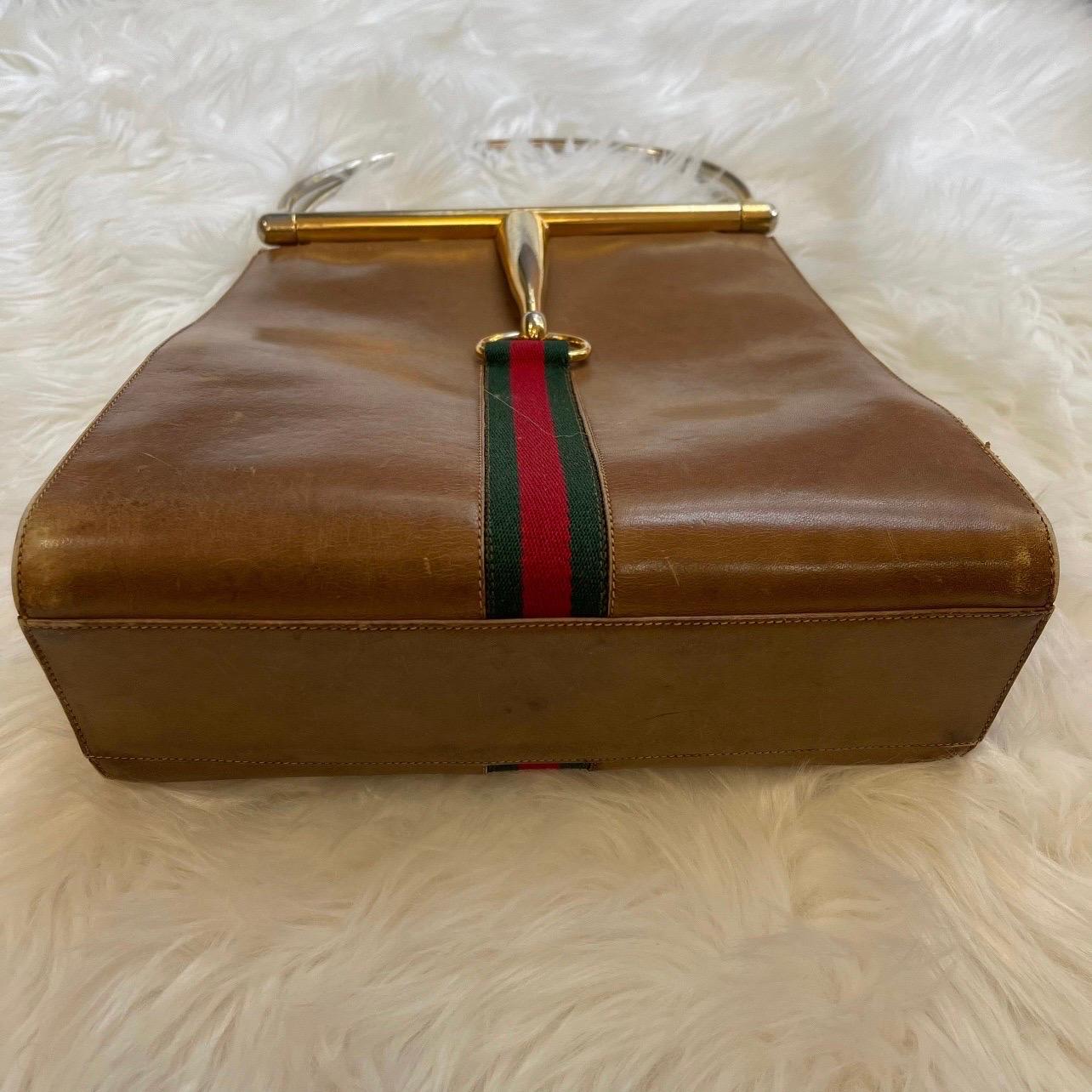 Gucci Horsebit/Metal Handle Tote Bag aus braunem Leder, 70er Jahre im Zustand „Relativ gut“ in Malibu, CA