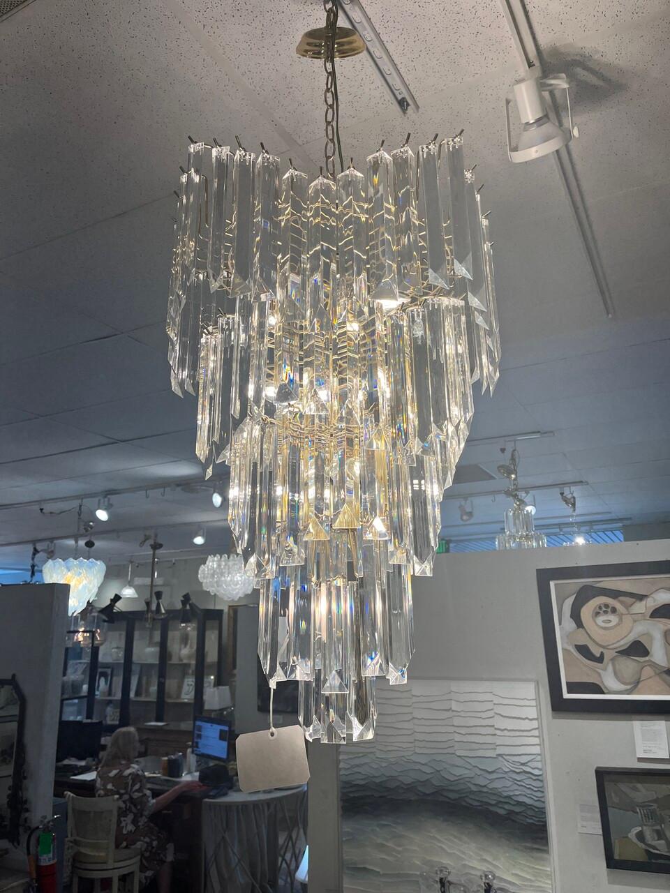 Vintage 70's Lucite Cascading Waterfall Chandelier In Good Condition For Sale In Houston, TX