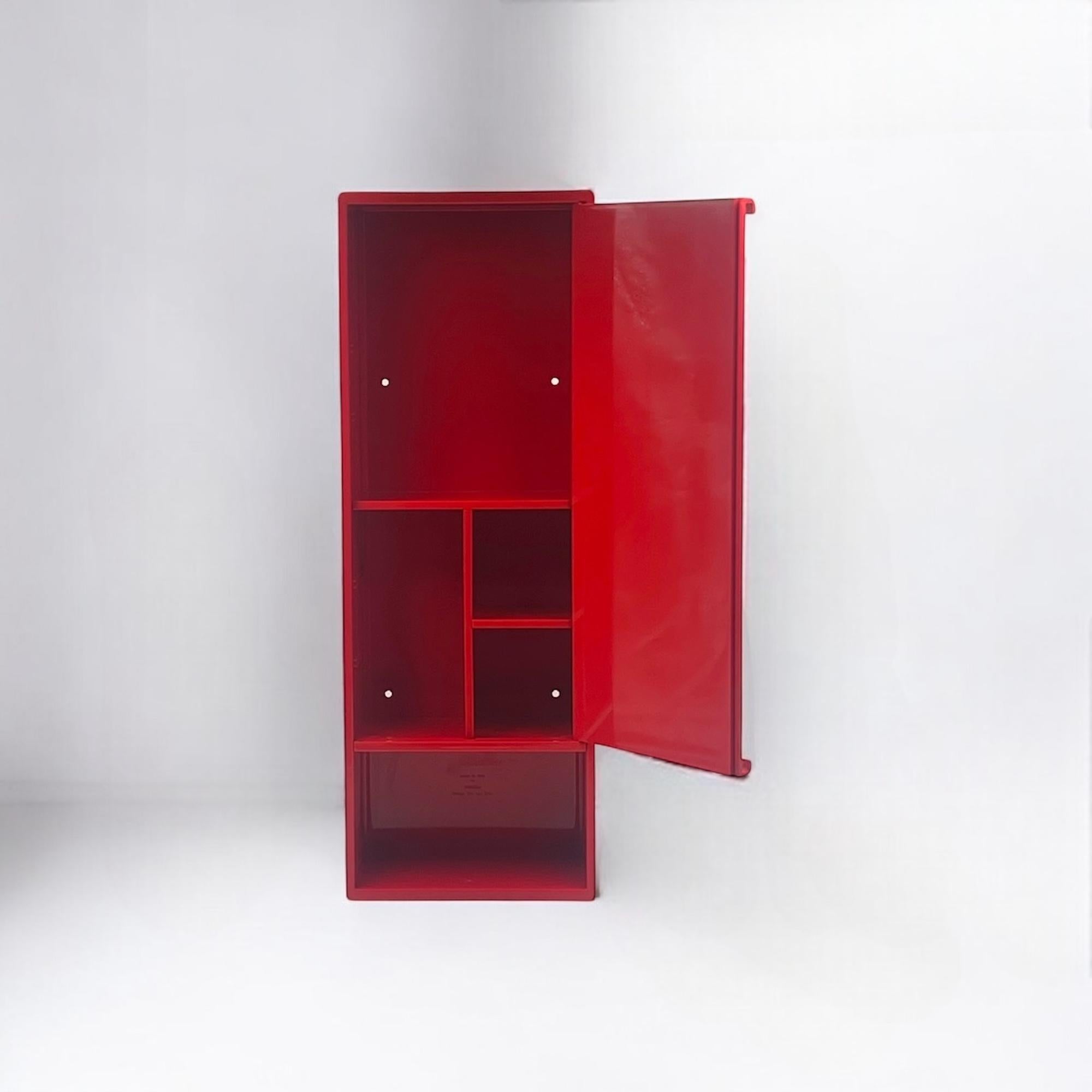 Fin du 20e siècle Armoire médicale avec miroir d'Olaf Von Bohr pour Gedy, Italie, années 70