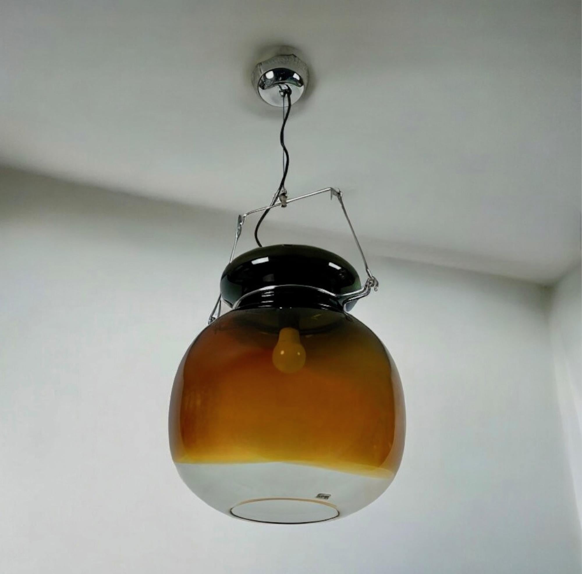 Mid-Century moderno Lampadario grande in vetro ambrato di Murano degli anni '70, design Tony Zuccheri per VeArt in vendita