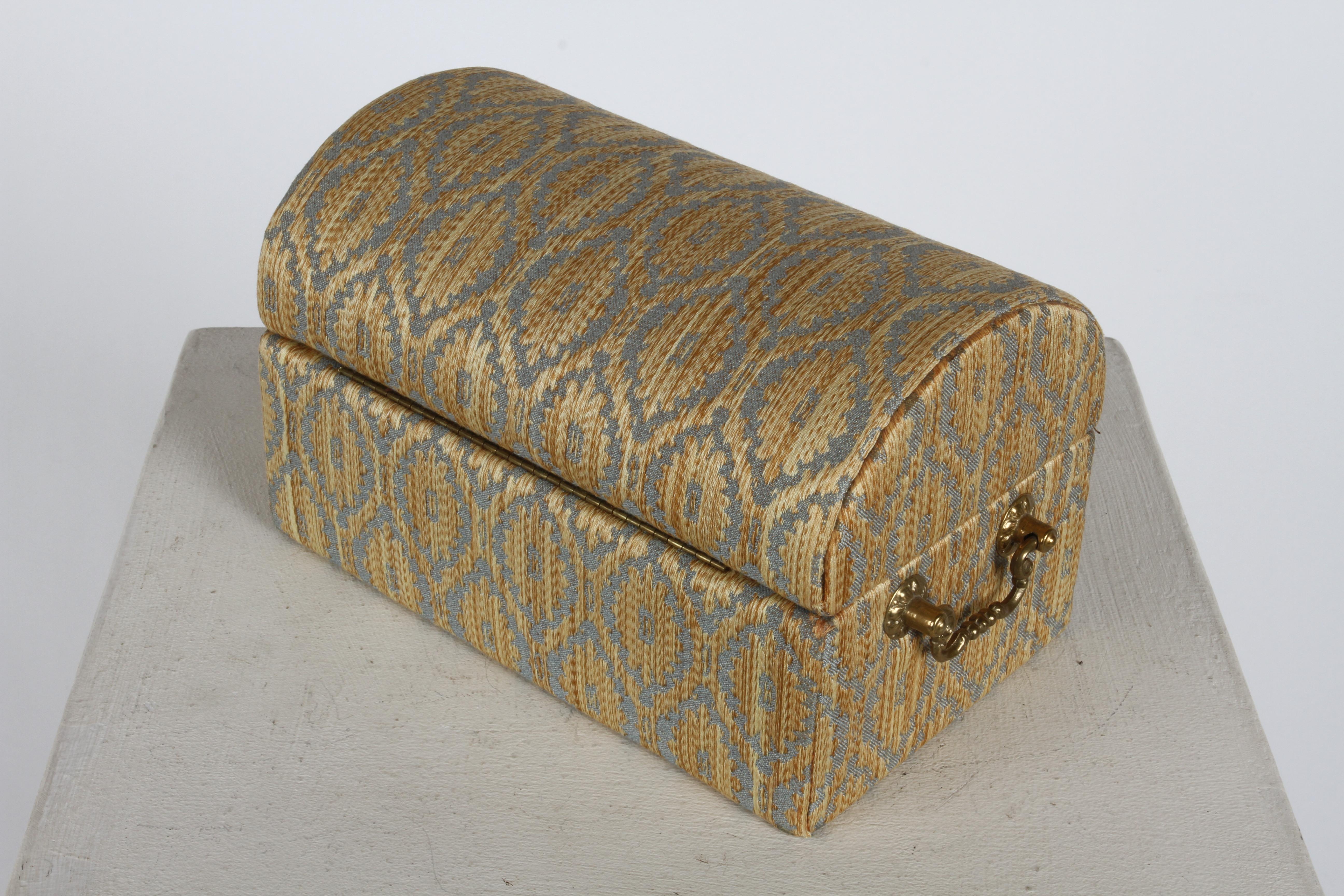 Vintage 70s Neiman-Marcus Italy Jacquard Velvet Jewelry Box Casket Storage Chest In Good Condition In St. Louis, MO
