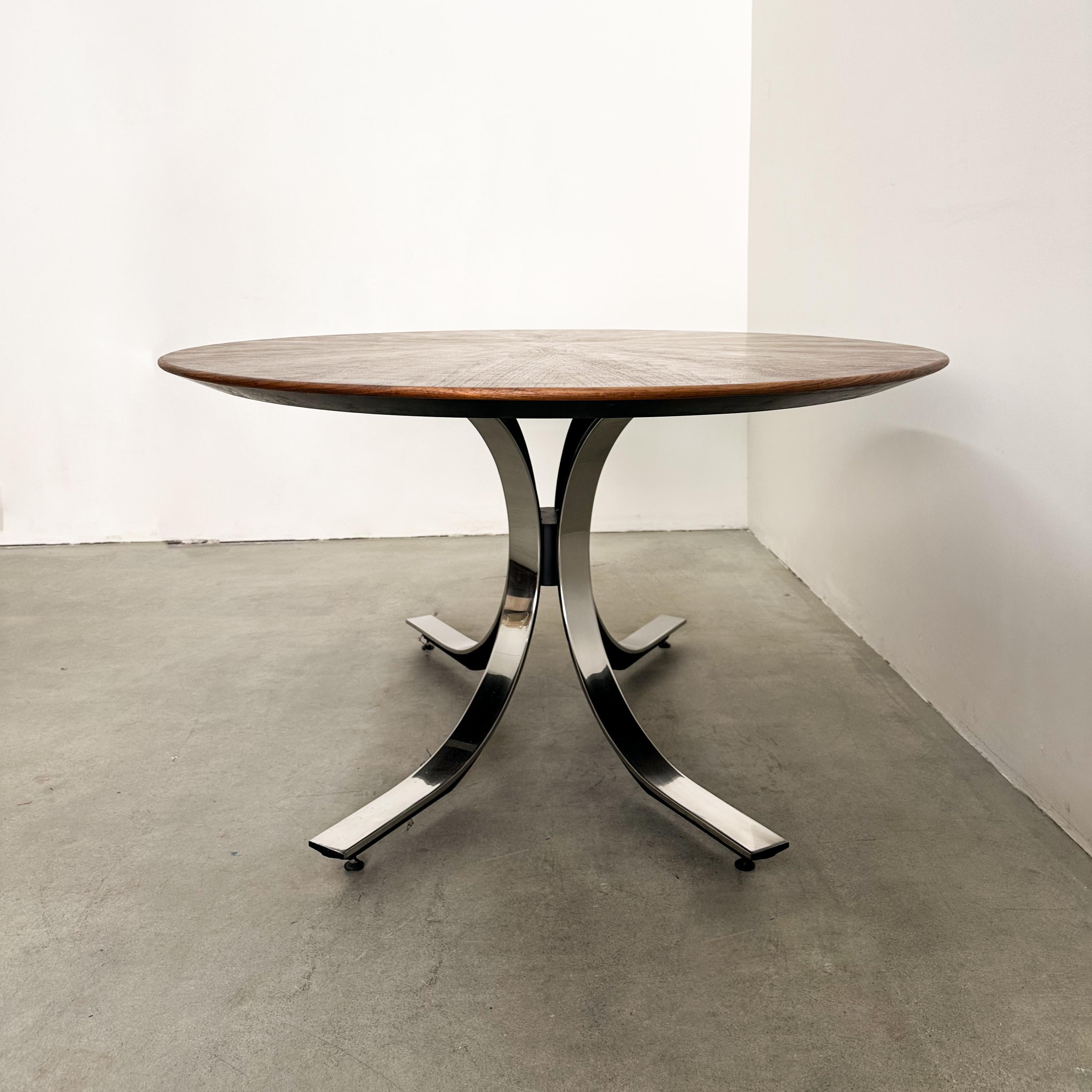 American Vintage 70s Stow & Davis Oval Dining Table – Walnut Starburst Top & Chrome Base For Sale