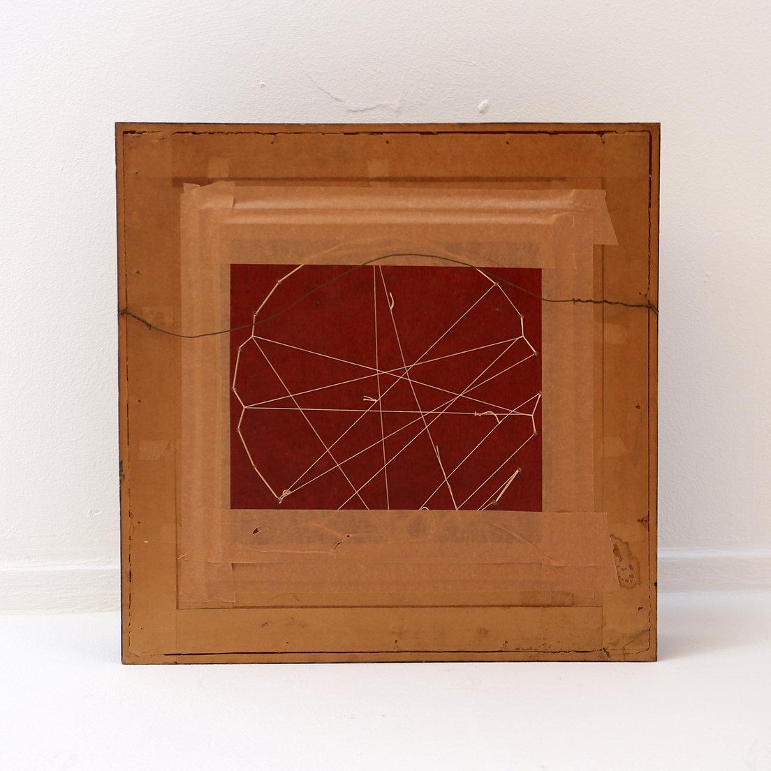 Vintage 70er String Art Wandbehang-Skulptur, signiert und datiert, Vintage (Unbekannt) im Angebot