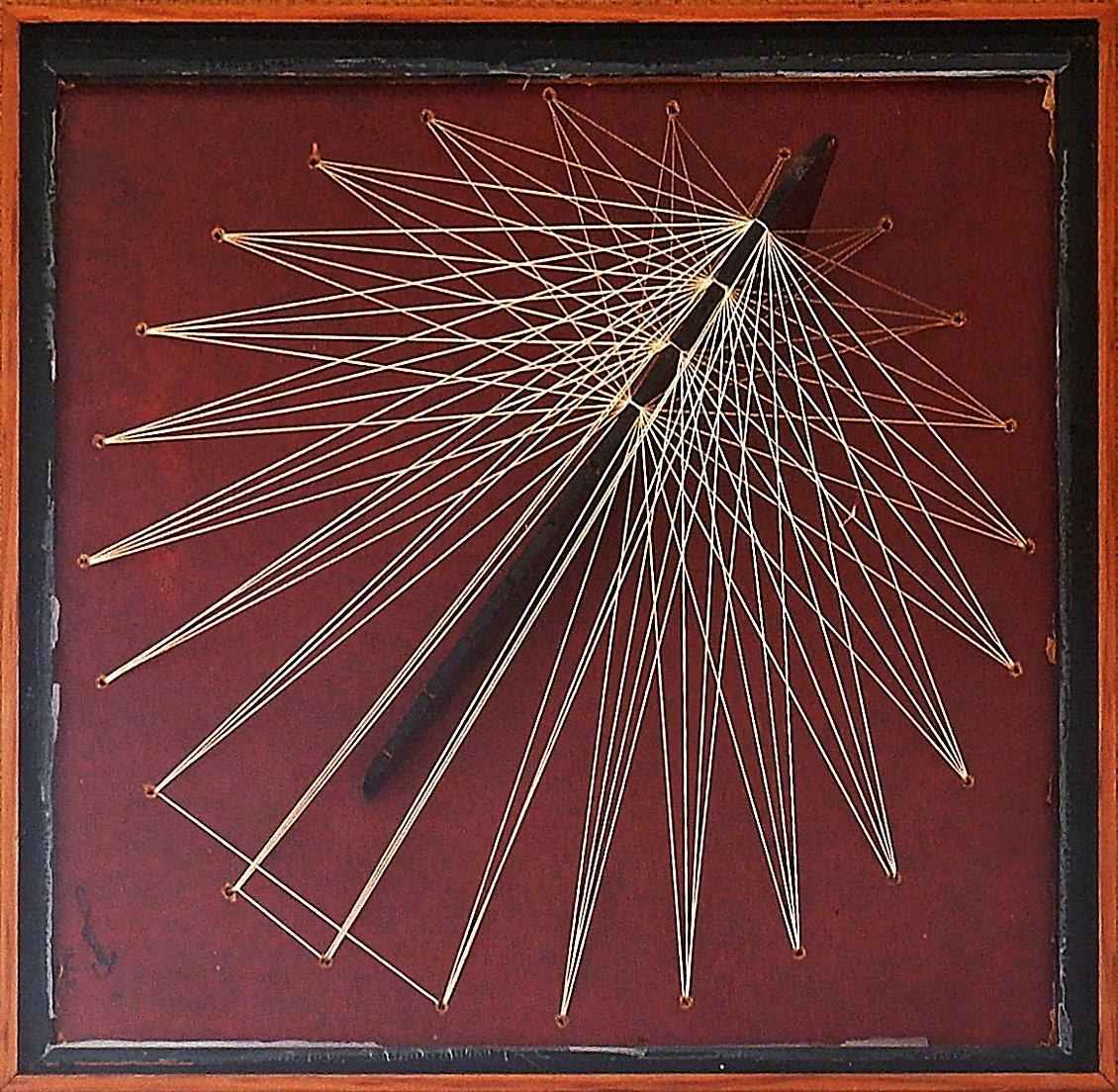 Vintage 70er String Art Wandbehang-Skulptur, signiert und datiert, Vintage im Zustand „Gut“ im Angebot in Linkebeek, BE