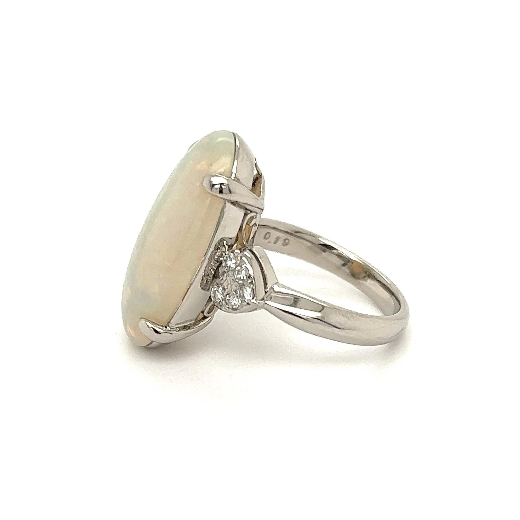 Vintage 7,10 Karat Kristall Opal und Diamant Platin Solitär Cocktail Ring im Angebot 1