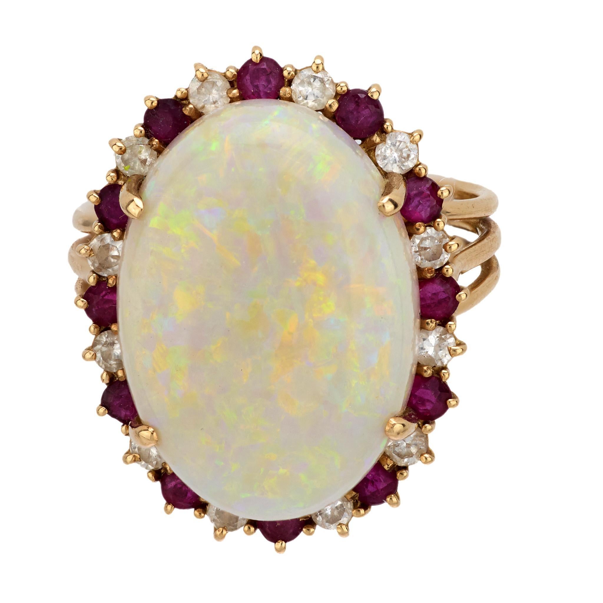 Vintage 7.15 caVintage 7.15 quilates ópalo diamante rubí 14k anillo de racimo de oro amarillo Cabujón en venta