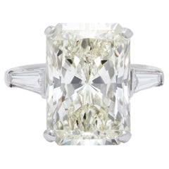 Bague vintage en platine avec diamant taille radiant de 7,23 carats