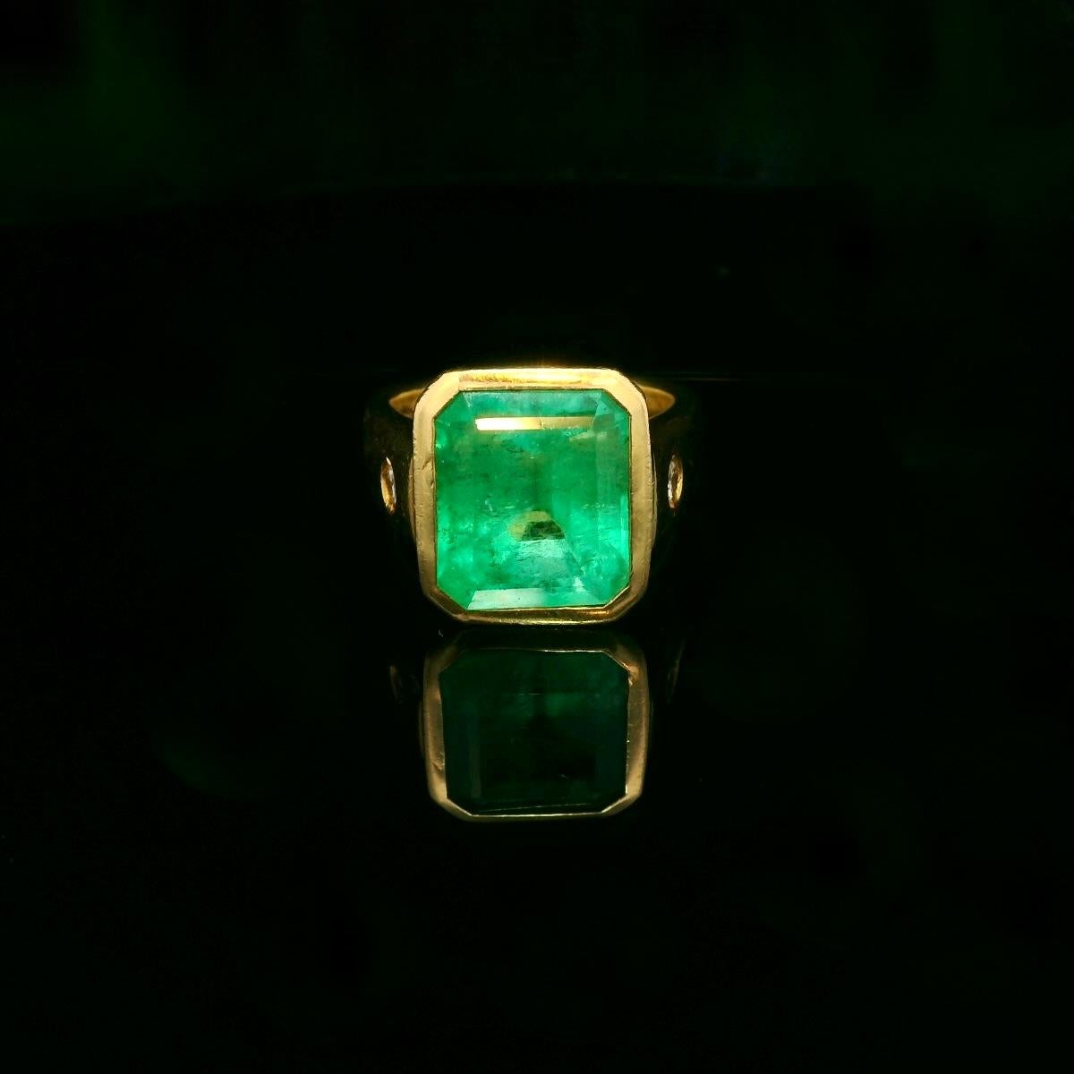 Retro Vintage 7.25 Carats Colombian emerald ring For Sale