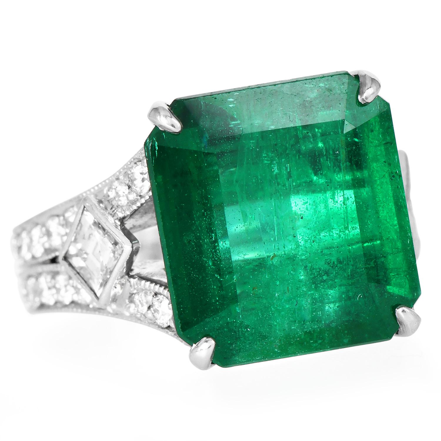 Vintage 7.43 Carat Emerald Diamond Deco Platinum Ring In Excellent Condition For Sale In Miami, FL