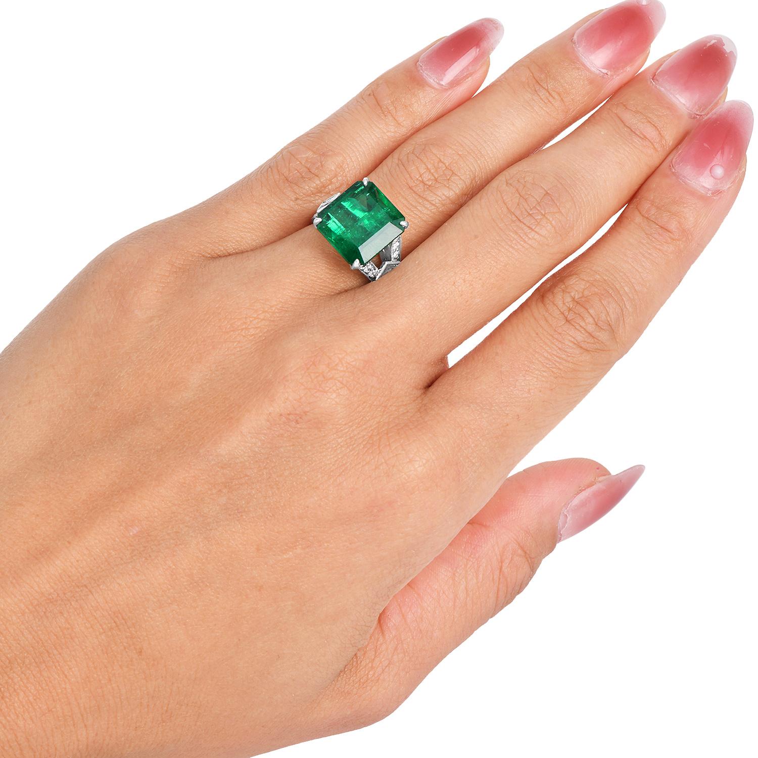 Vintage 7.43 Carat Emerald Diamond Deco Platinum Ring For Sale 3
