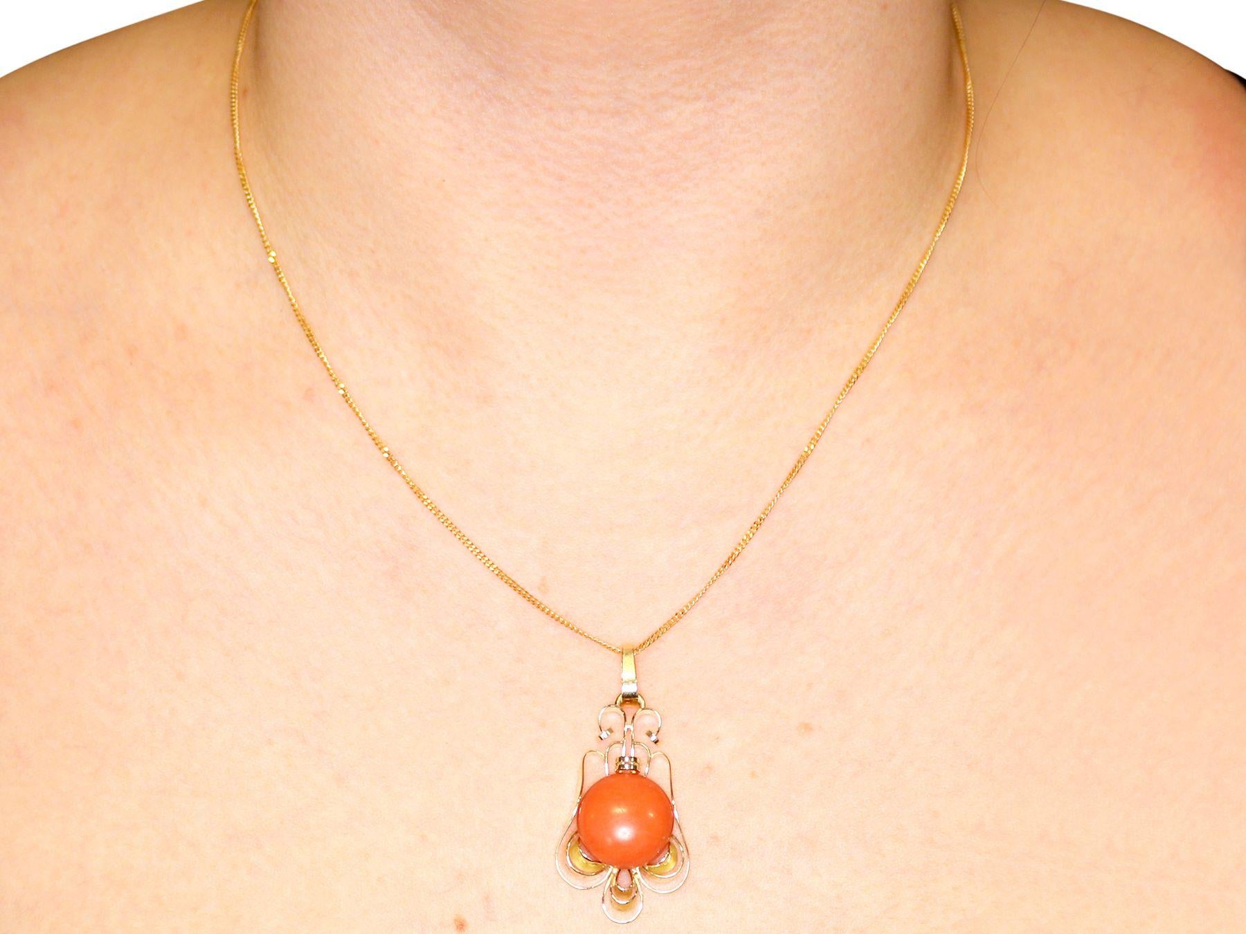 Women's Vintage 7.47carat Coral and Yellow Gold Pendant For Sale