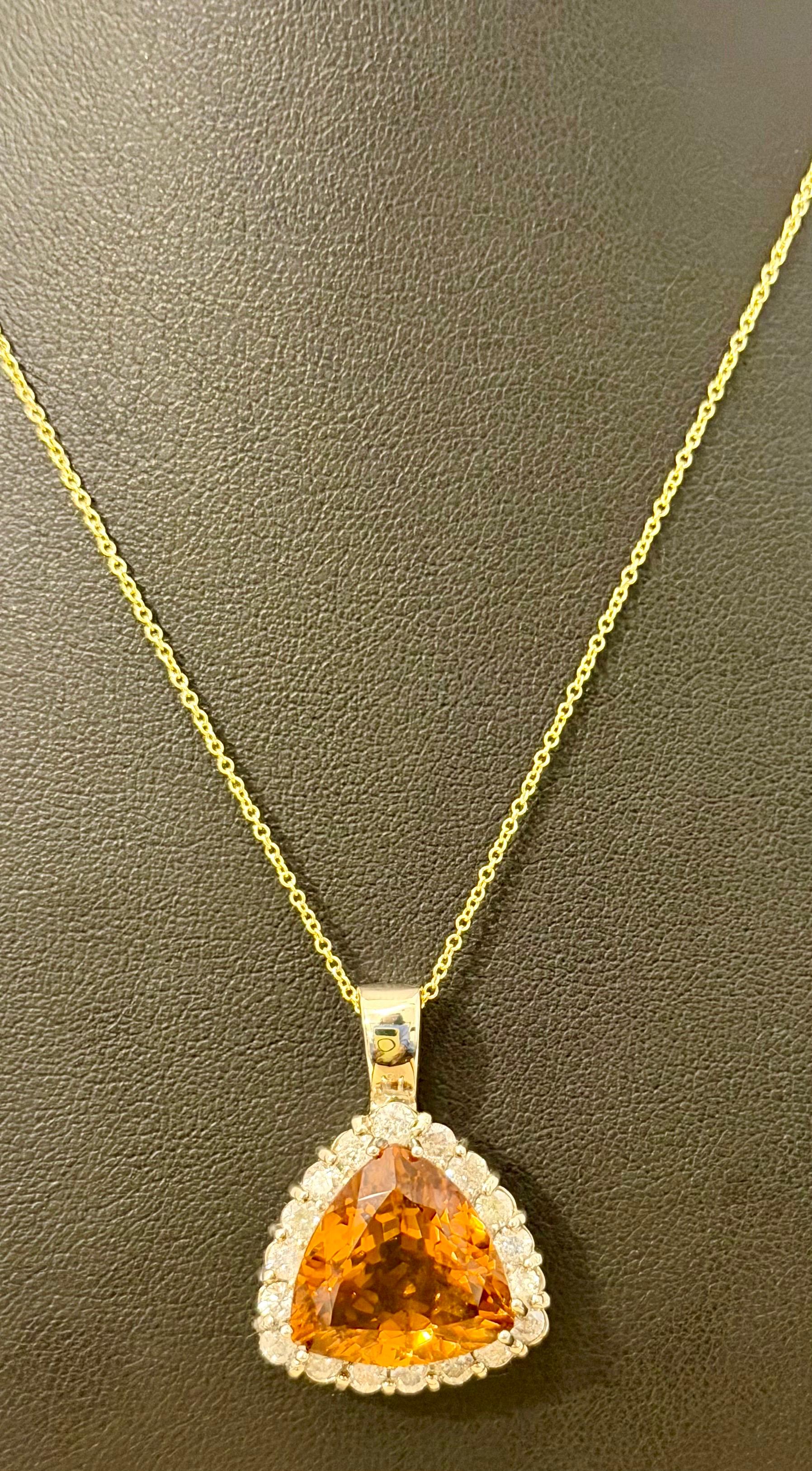 Ciondolo d'epoca con Citrino Trillion da 7,5 carati e diamanti in oro giallo 14 Kt con catena in vendita 6