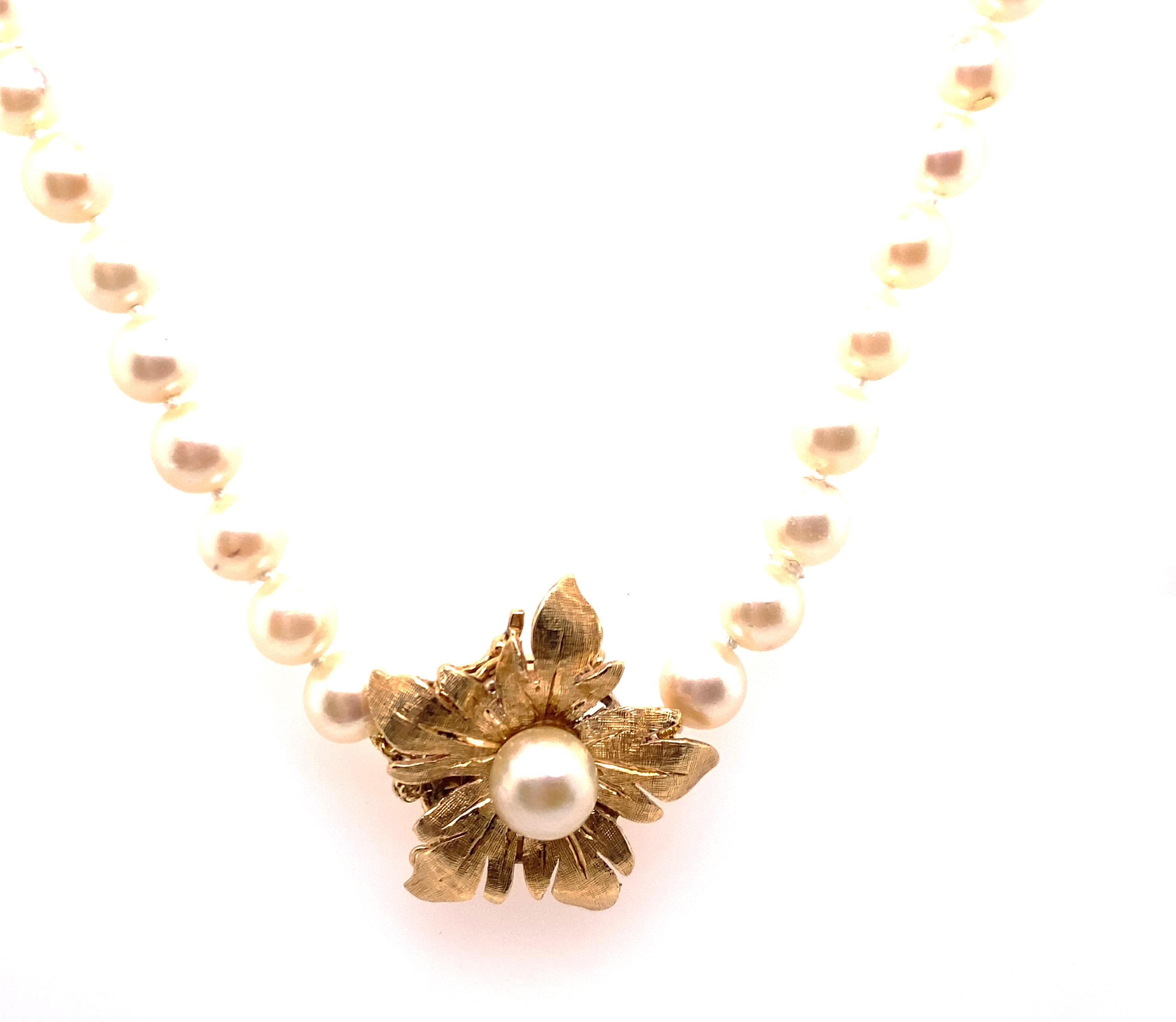 Round Cut Retro/Mid Century 7.5mm Pearl 14K Necklace/Strand of Pearls Original 1950-1960 For Sale