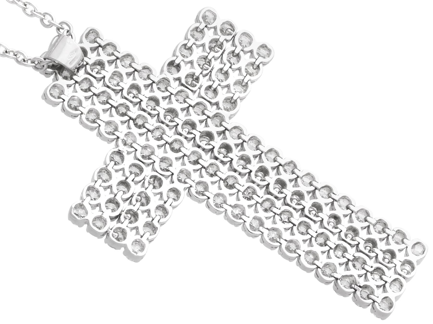 Vintage 7.70Ct Diamond and 18k White Gold Cross Pendant Circa 1990 For Sale 2