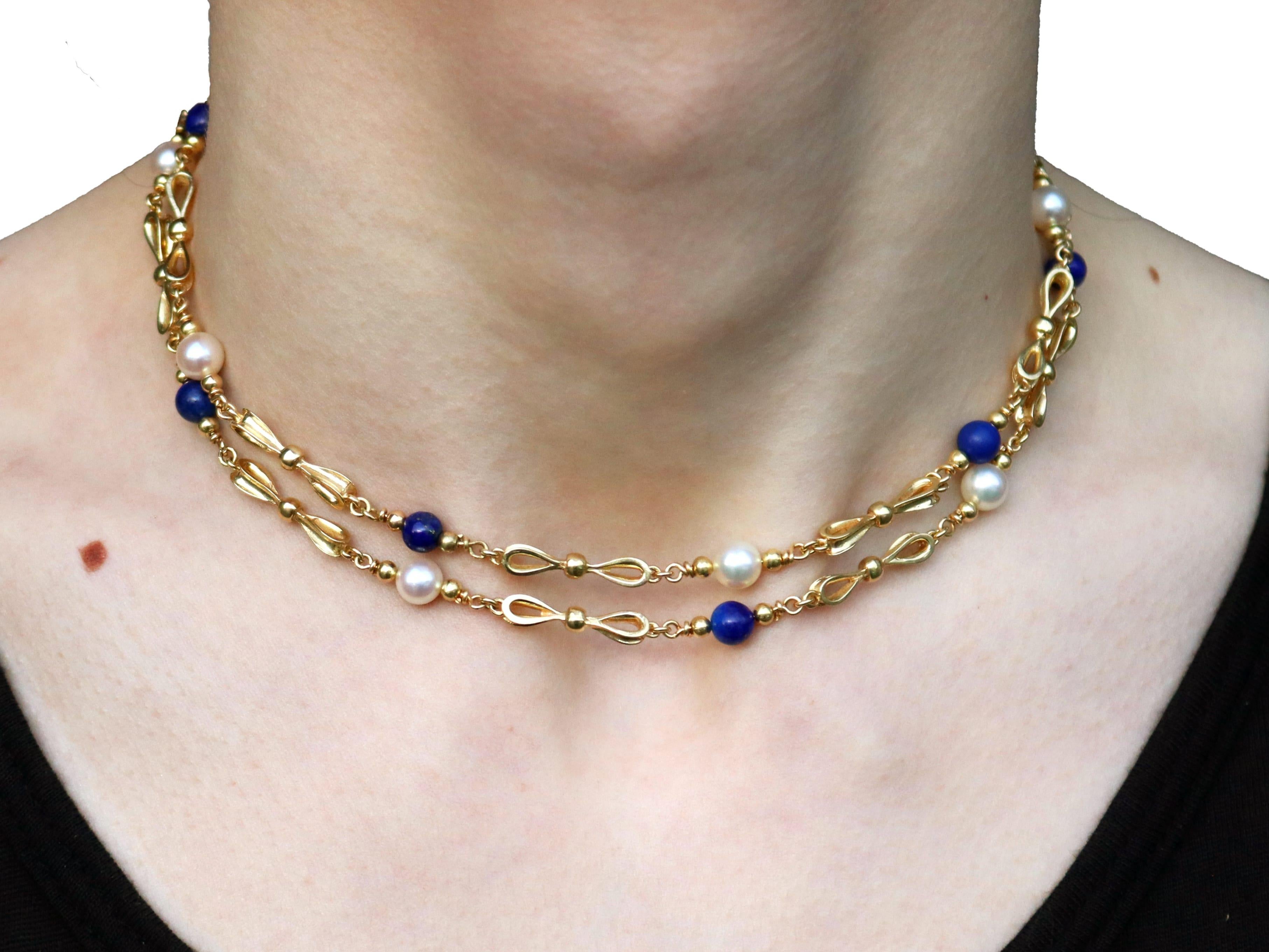 Vintage 7.80 Carat Lapis Lazuli  Pearl Chain Necklace in 18k Yellow Gold For Sale 4