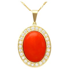 Pendentif vintage en or jaune avec corail de 7,93 carats et diamant de 1,82 carat
