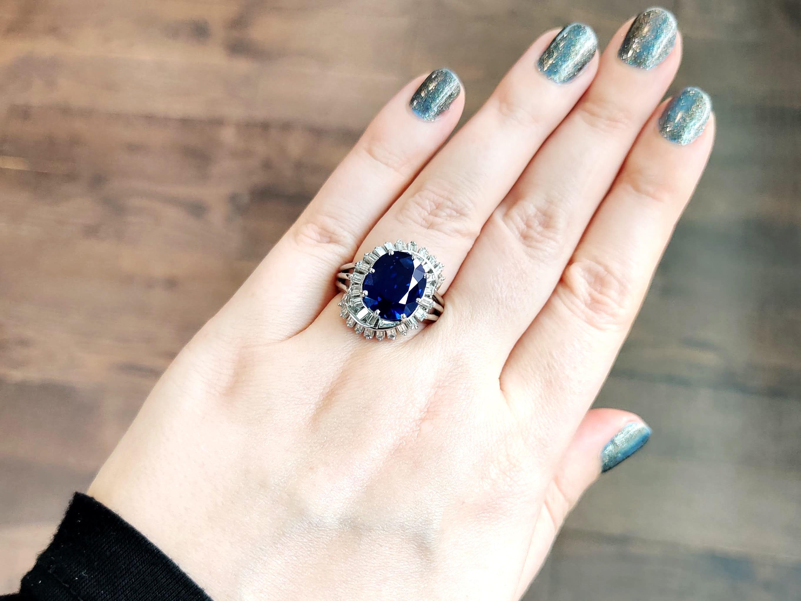 Anello d'epoca con zaffiro da 7,93 carati e diamante da 1,95 carati in platino in vendita 1