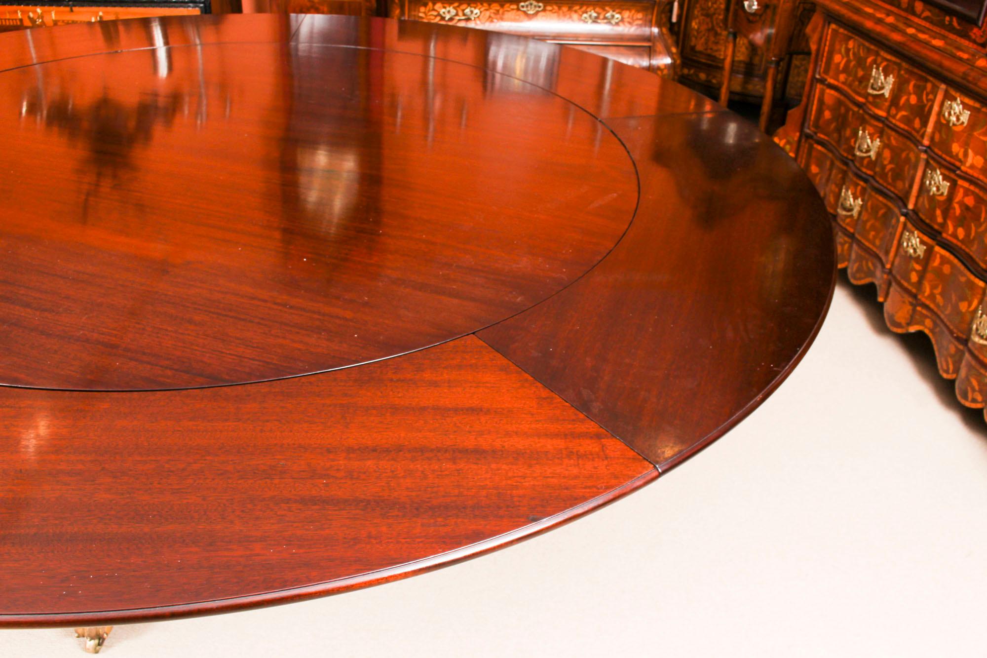 Regency Revival Vintage Jupe Mahogany Dining Table by William Tillman 20th Century